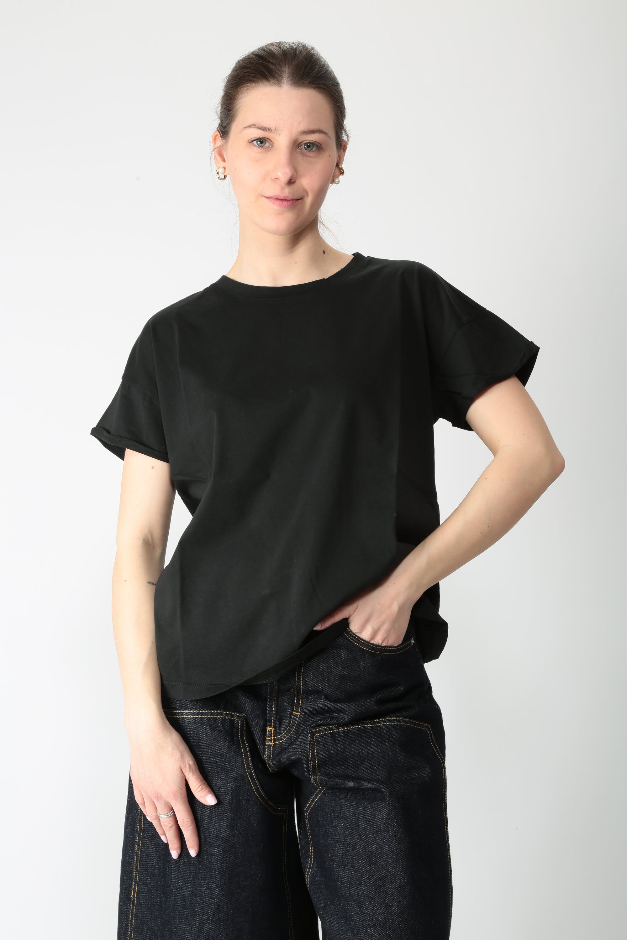 https://admin.shopify.com/store/gulieshop/products/16034872230237#:~:text=https%3A//www.gulieshop.it%20%E2%80%BA%20products%20%E2%80%BA%20tensione%2Din%2Dt%2Dshirt%2Din%2Dcotone%2Dm1488%2D28%2Dsw%2Dbas%2D3