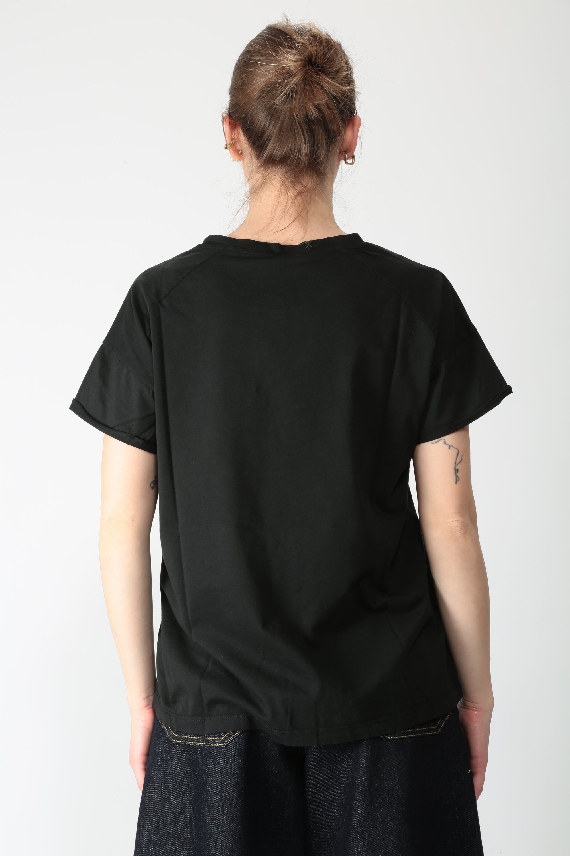 https://admin.shopify.com/store/gulieshop/products/16034872230237#:~:text=https%3A//www.gulieshop.it%20%E2%80%BA%20products%20%E2%80%BA%20tensione%2Din%2Dt%2Dshirt%2Din%2Dcotone%2Dm1488%2D28%2Dsw%2Dbas%2D3