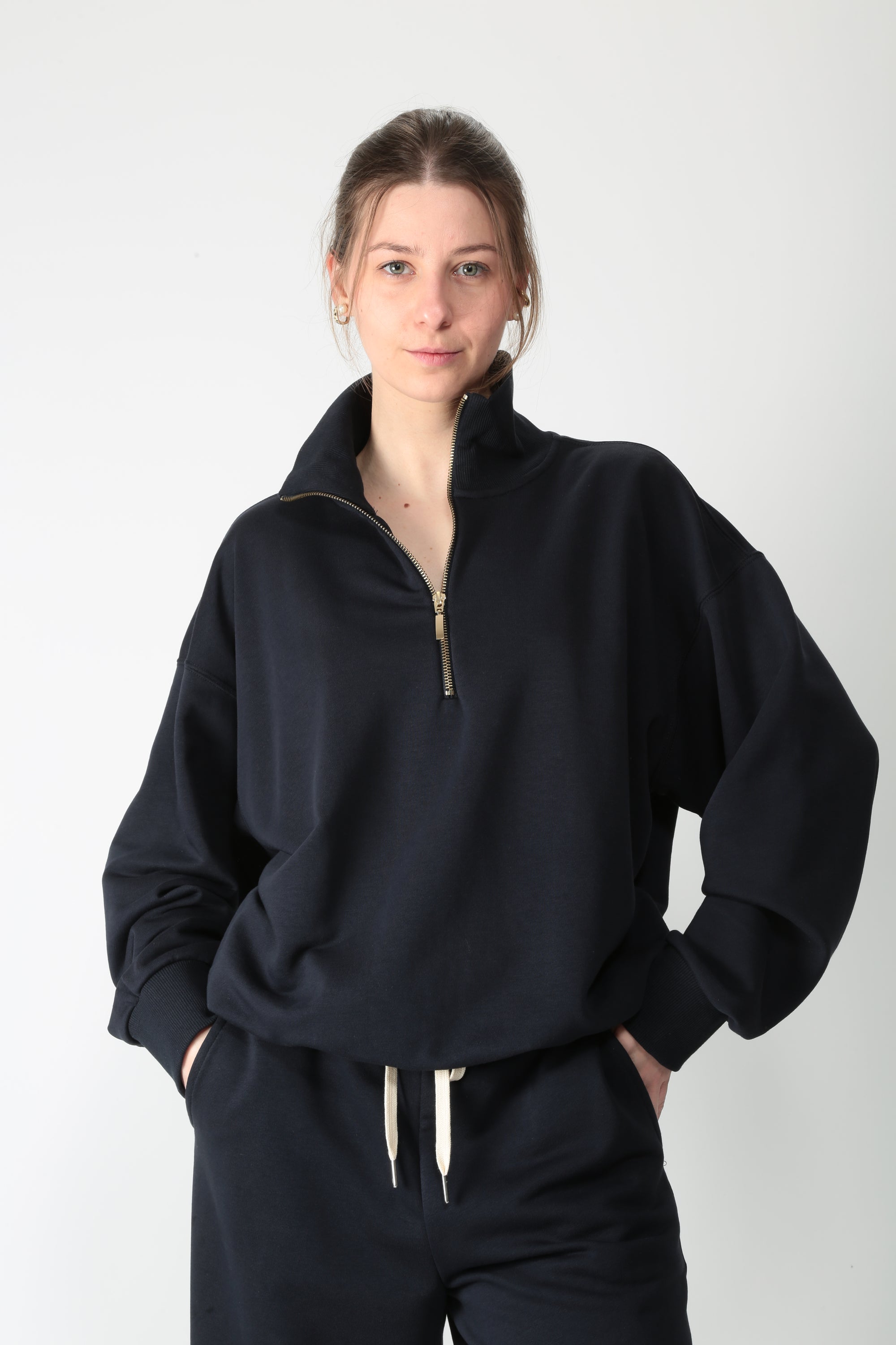 https://admin.shopify.com/store/gulieshop/products/16034871312733#:~:text=https%3A//www.gulieshop.it%20%E2%80%BA%20products%20%E2%80%BA%20tensione%2Din%2Dfelpa%2Dcon%2Dzip%2D26m3693
