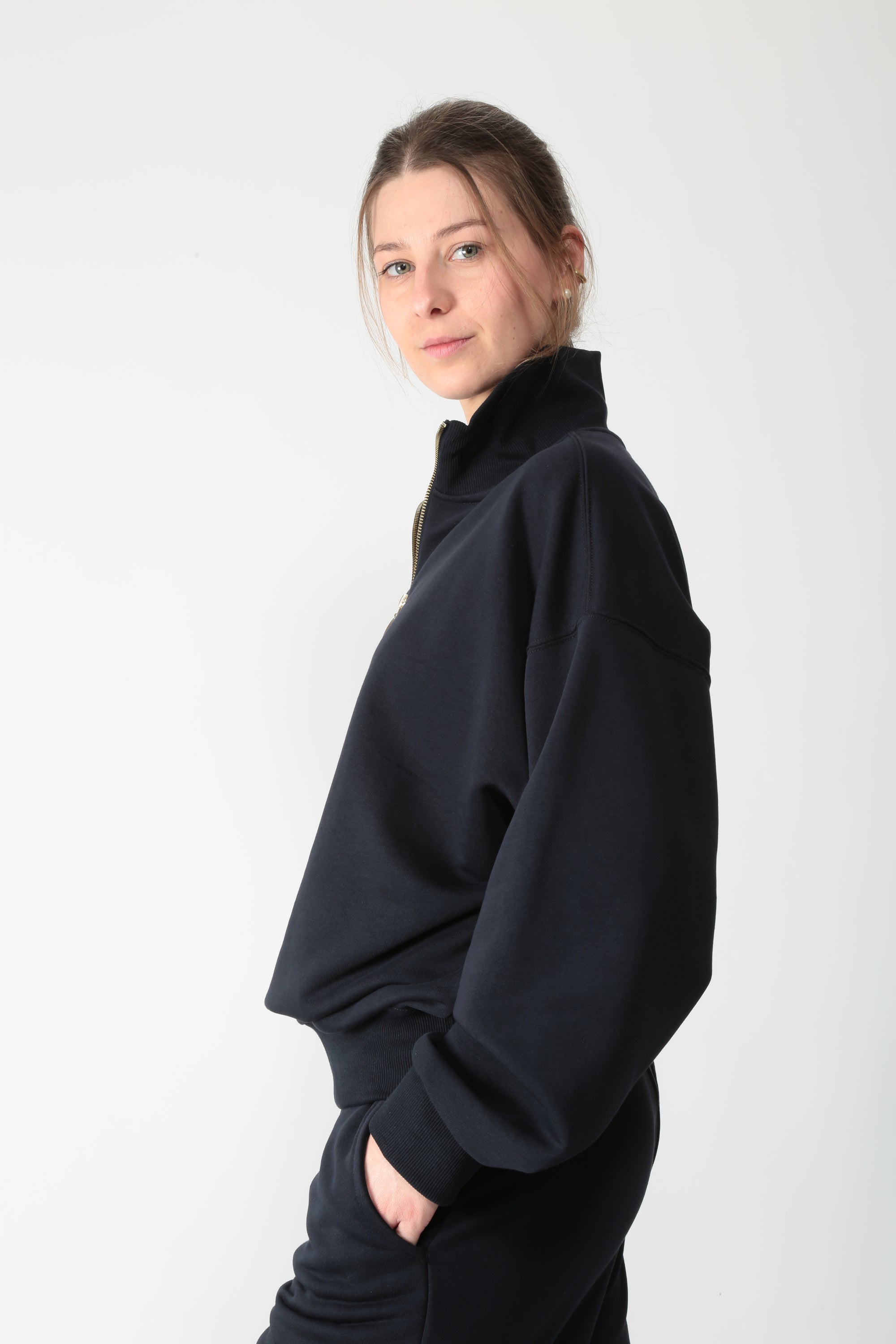 https://admin.shopify.com/store/gulieshop/products/16034871312733#:~:text=https%3A//www.gulieshop.it%20%E2%80%BA%20products%20%E2%80%BA%20tensione%2Din%2Dfelpa%2Dcon%2Dzip%2D26m3693