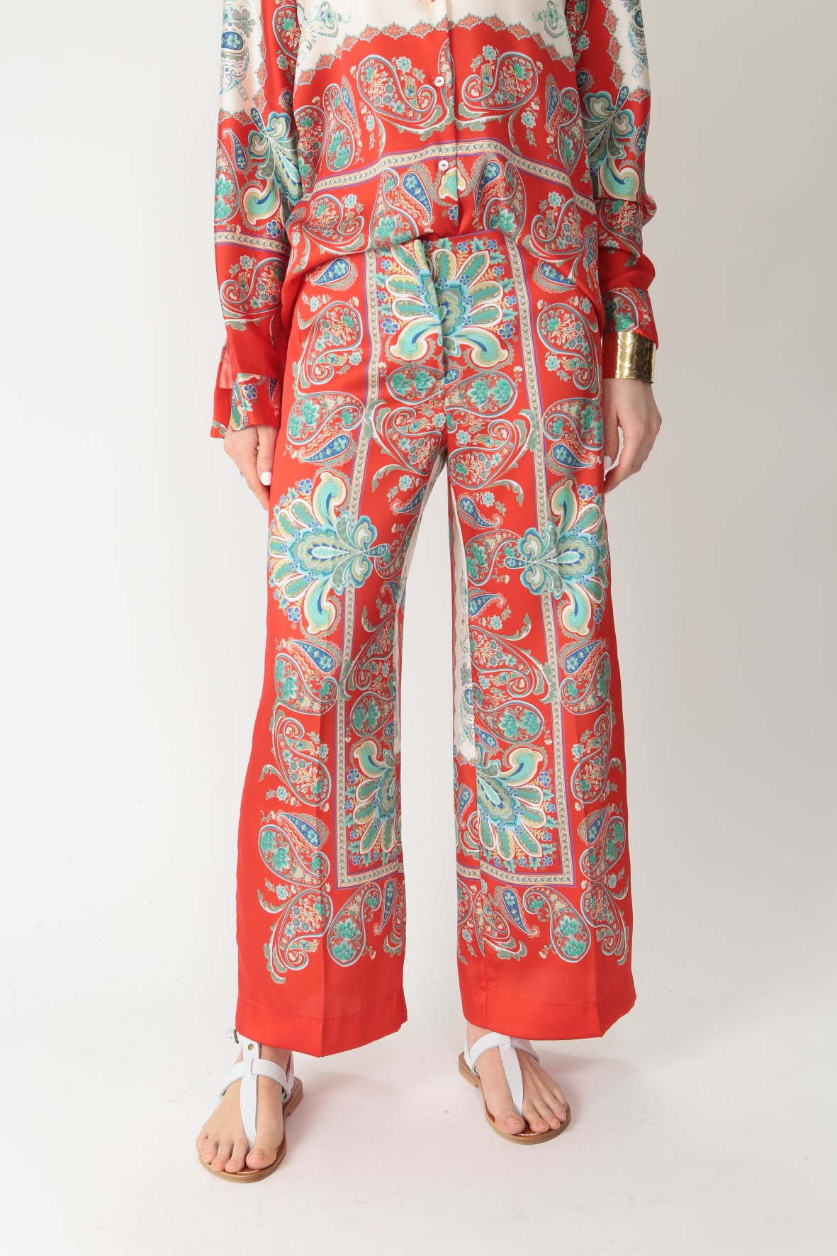 https://admin.shopify.com/store/gulieshop/products/9068328157533#:~:text=Invia-,1978%20Pantalone%20in%20fantasia%20Sally%20399GB429,-Contenuto%20multimediale%201