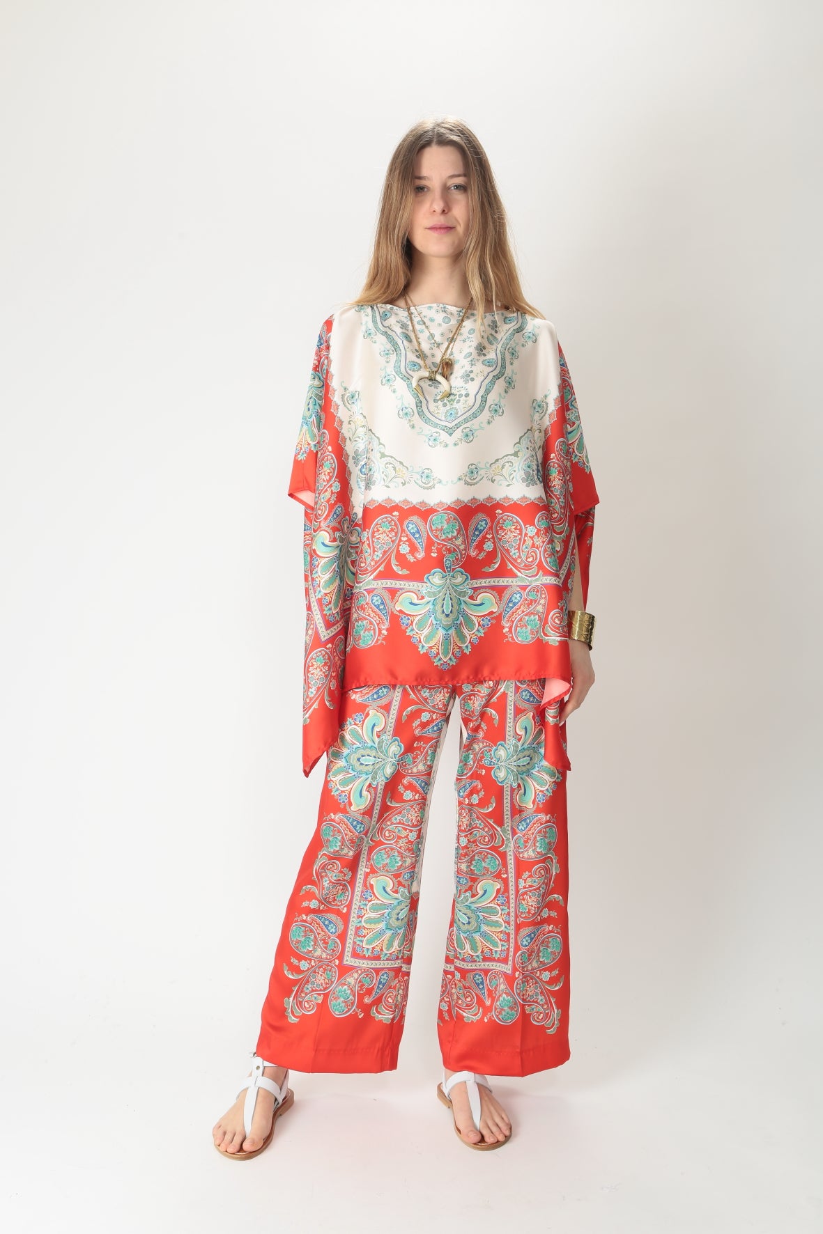 https://admin.shopify.com/store/gulieshop/products/9068328157533#:~:text=Invia-,1978%20Pantalone%20in%20fantasia%20Sally%20399GB429,-Contenuto%20multimediale%201