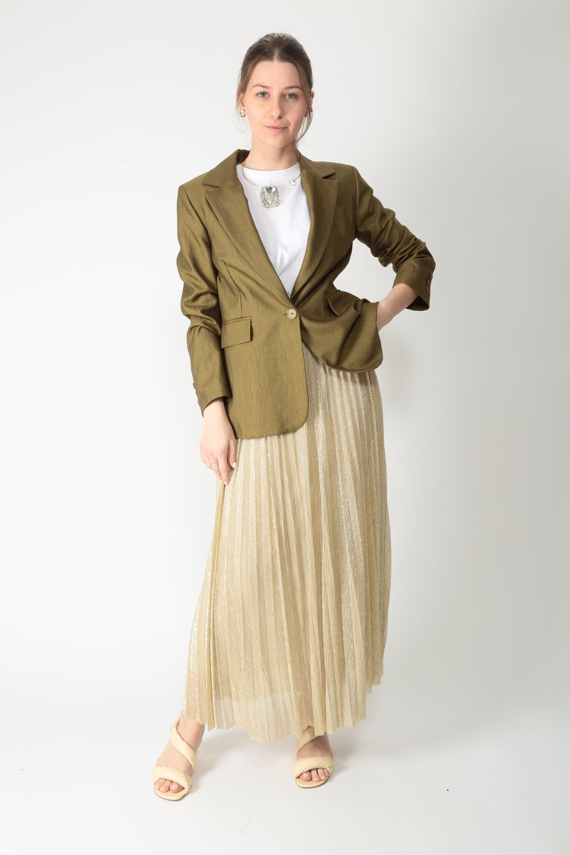 https://admin.shopify.com/store/gulieshop/products/16034799649117#:~:text=https%3A//www.gulieshop.it%20%E2%80%BA%20products%20%E2%80%BA%20tensione%2Din%2Dgonna%2Dplisse%2Dn20093atpe26camp