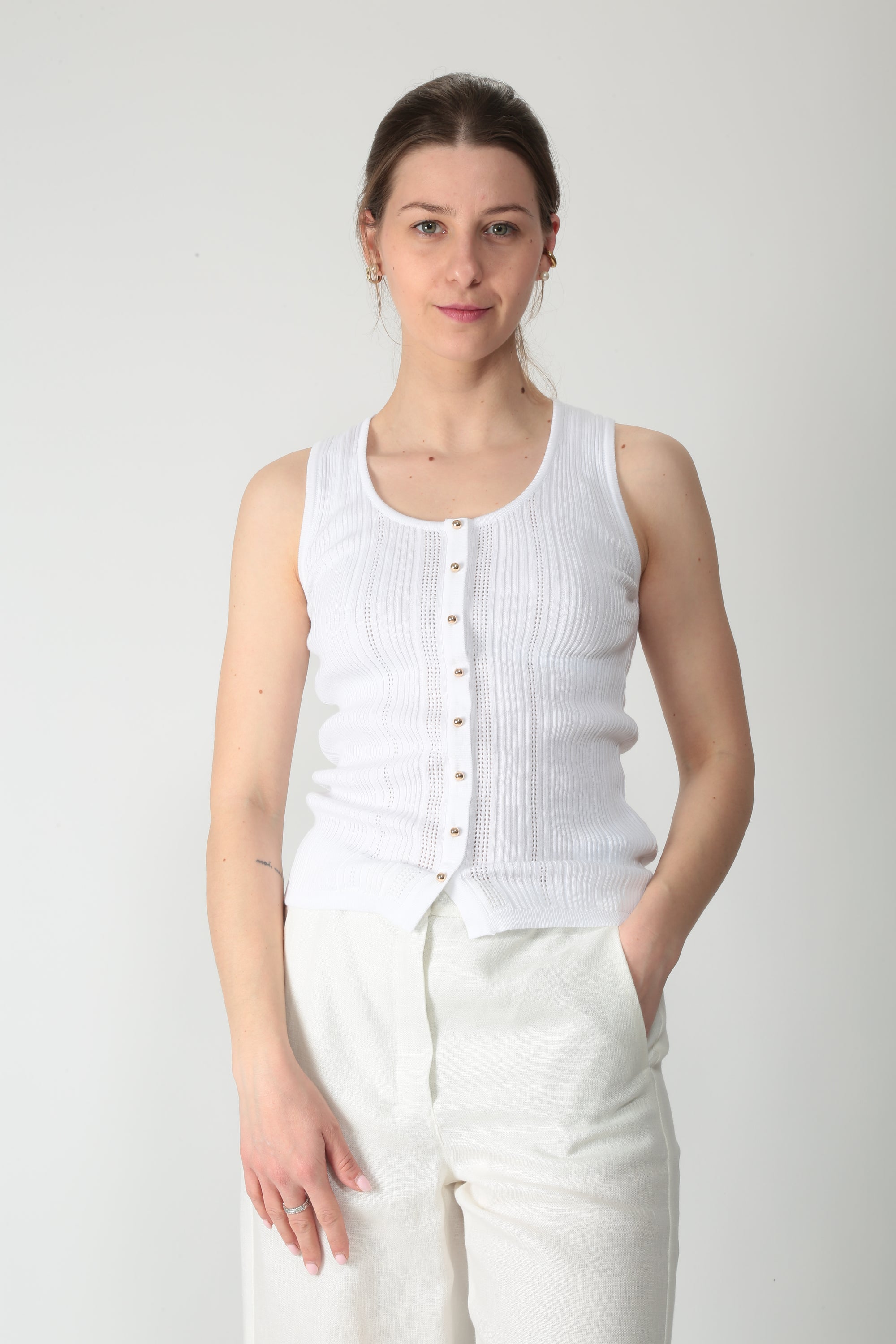 https://admin.shopify.com/store/gulieshop/products/16028295922013#:~:text=https%3A//www.gulieshop.it%20%E2%80%BA%20products%20%E2%80%BA%20purotatto%2Dtop%2Da%2Dcoste%2Dcon%2Dbottoni%2Dss260742308