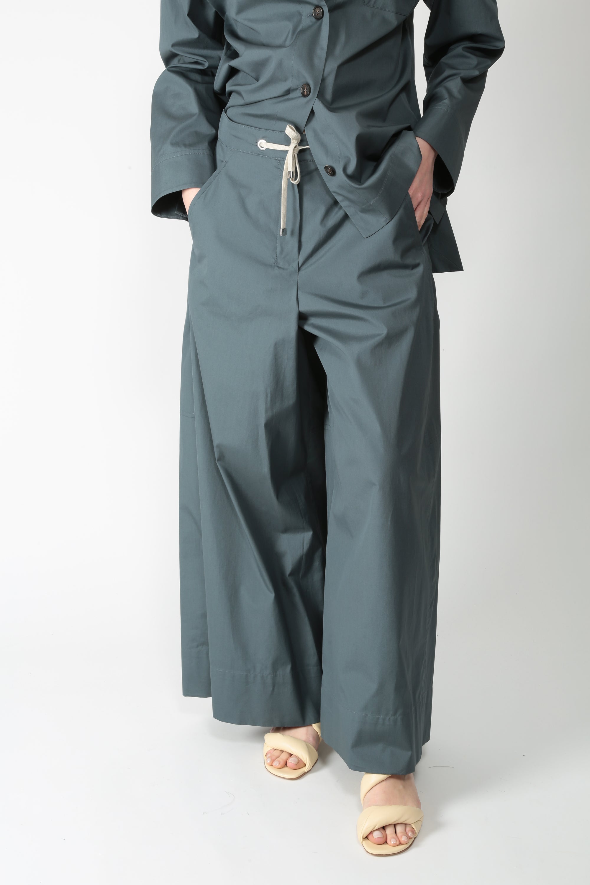 https://admin.shopify.com/store/gulieshop/products/16025719767389#:~:text=https%3A//www.gulieshop.it%20%E2%80%BA%20products%20%E2%80%BA%20s%2Dmaxmara%2Dpantalone%2Din%2Dpopeline%2Dsmmgufo