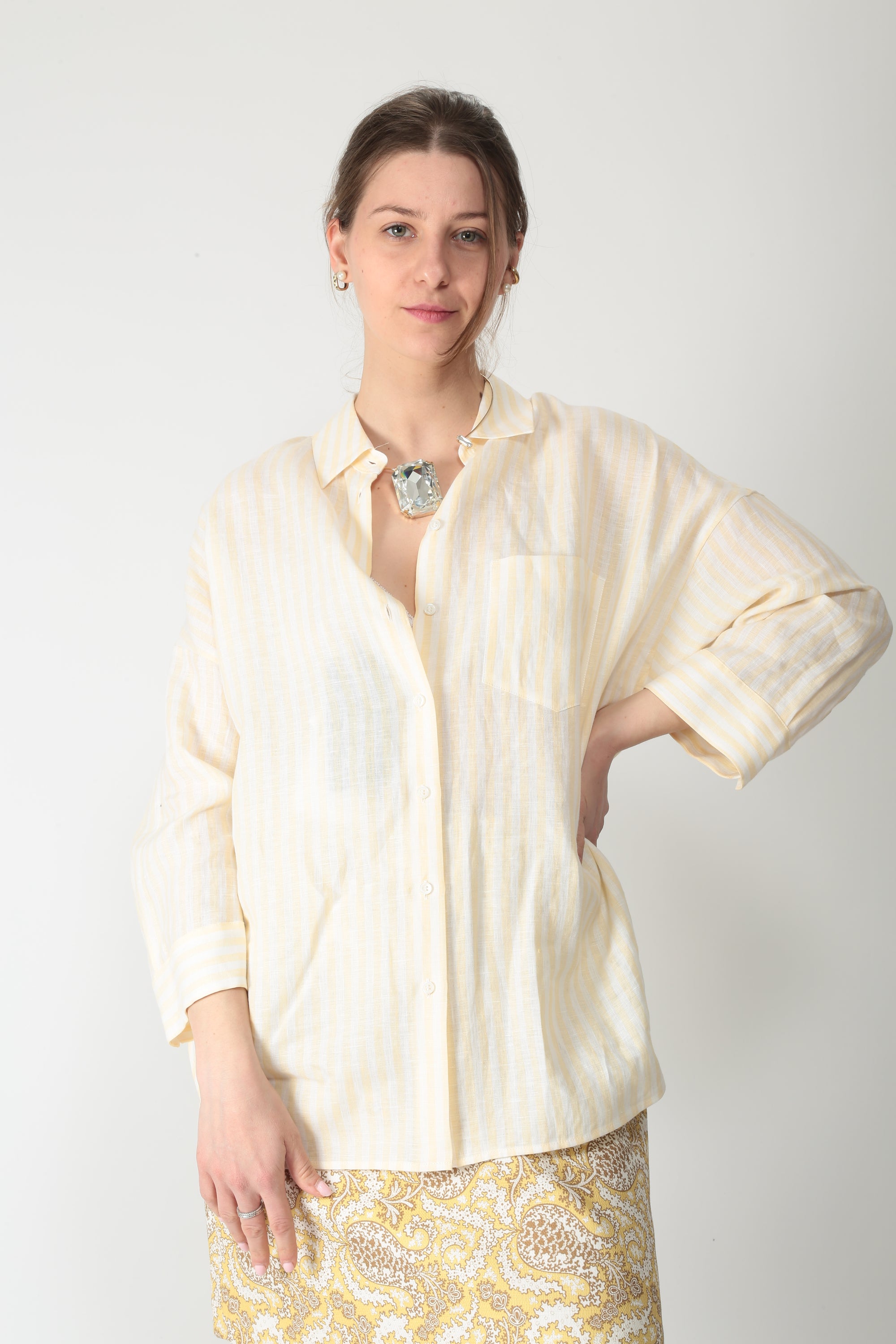 https://admin.shopify.com/store/gulieshop/products/16025718554973#:~:text=https%3A//www.gulieshop.it%20%E2%80%BA%20products%20%E2%80%BA%20maxmara%2Dweekend%2Dcamicia%2Din%2Dlino%2Dwkdpanetto