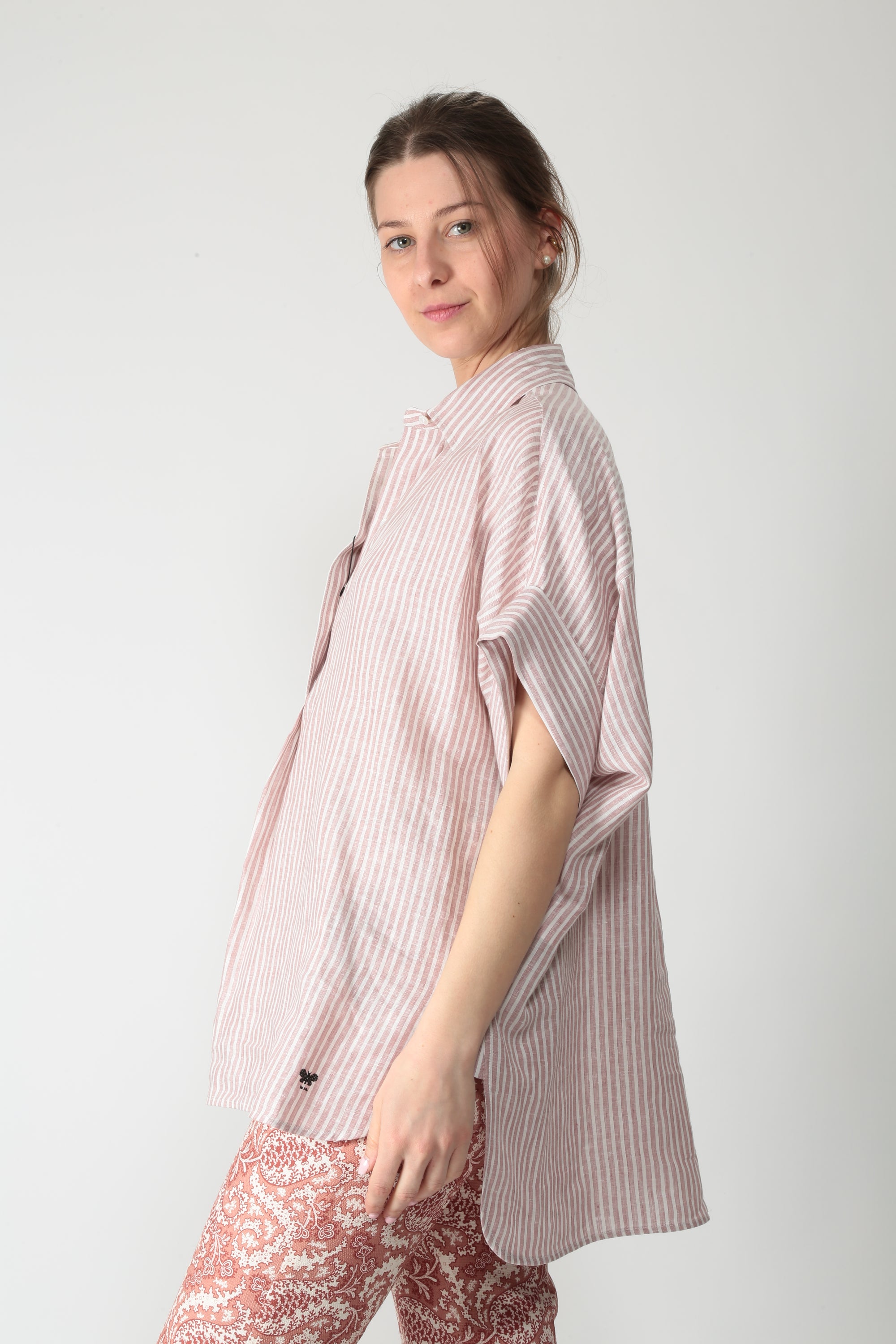 https://admin.shopify.com/store/gulieshop/products/16025719210333#:~:text=https%3A//www.gulieshop.it%20%E2%80%BA%20products%20%E2%80%BA%20maxmara%2Dweekend%2Dcamicia%2Da%2Dpolo%2Doversize%2Dwkdverve