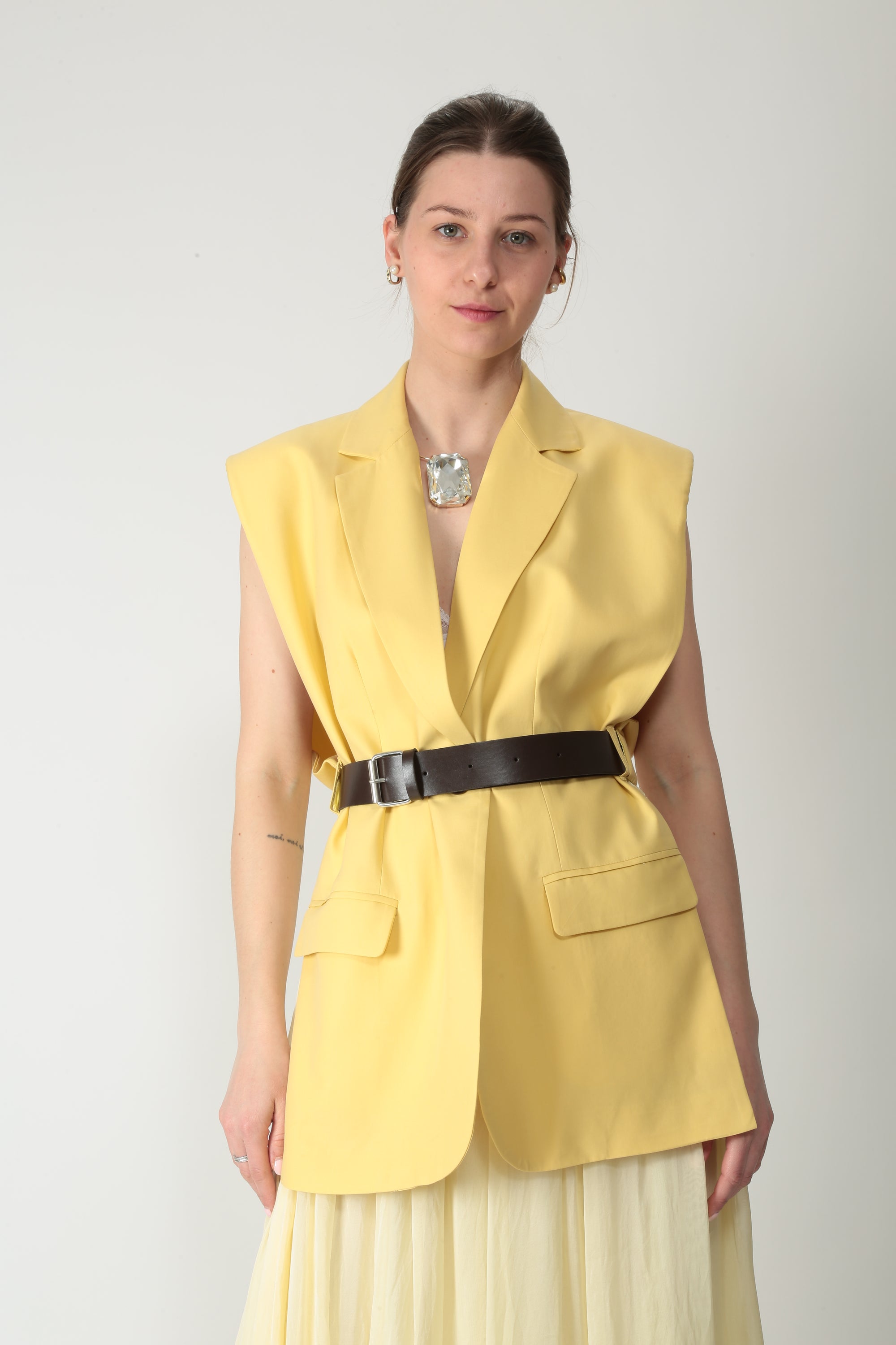 https://admin.shopify.com/store/gulieshop/products/16028212068701#:~:text=https%3A//www.gulieshop.it%20%E2%80%BA%20products%20%E2%80%BA%20solotre%2Dgilet%2Dasimmetrico%2Dm1ab0033