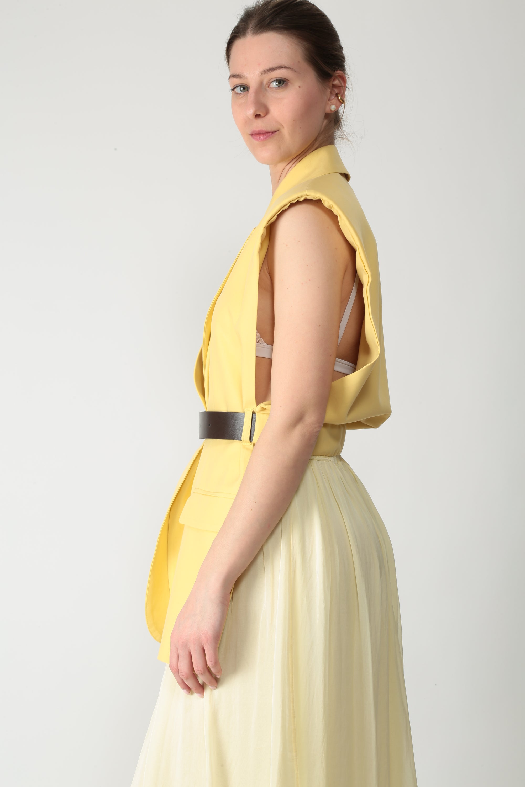 https://admin.shopify.com/store/gulieshop/products/16028212068701#:~:text=https%3A//www.gulieshop.it%20%E2%80%BA%20products%20%E2%80%BA%20solotre%2Dgilet%2Dasimmetrico%2Dm1ab0033