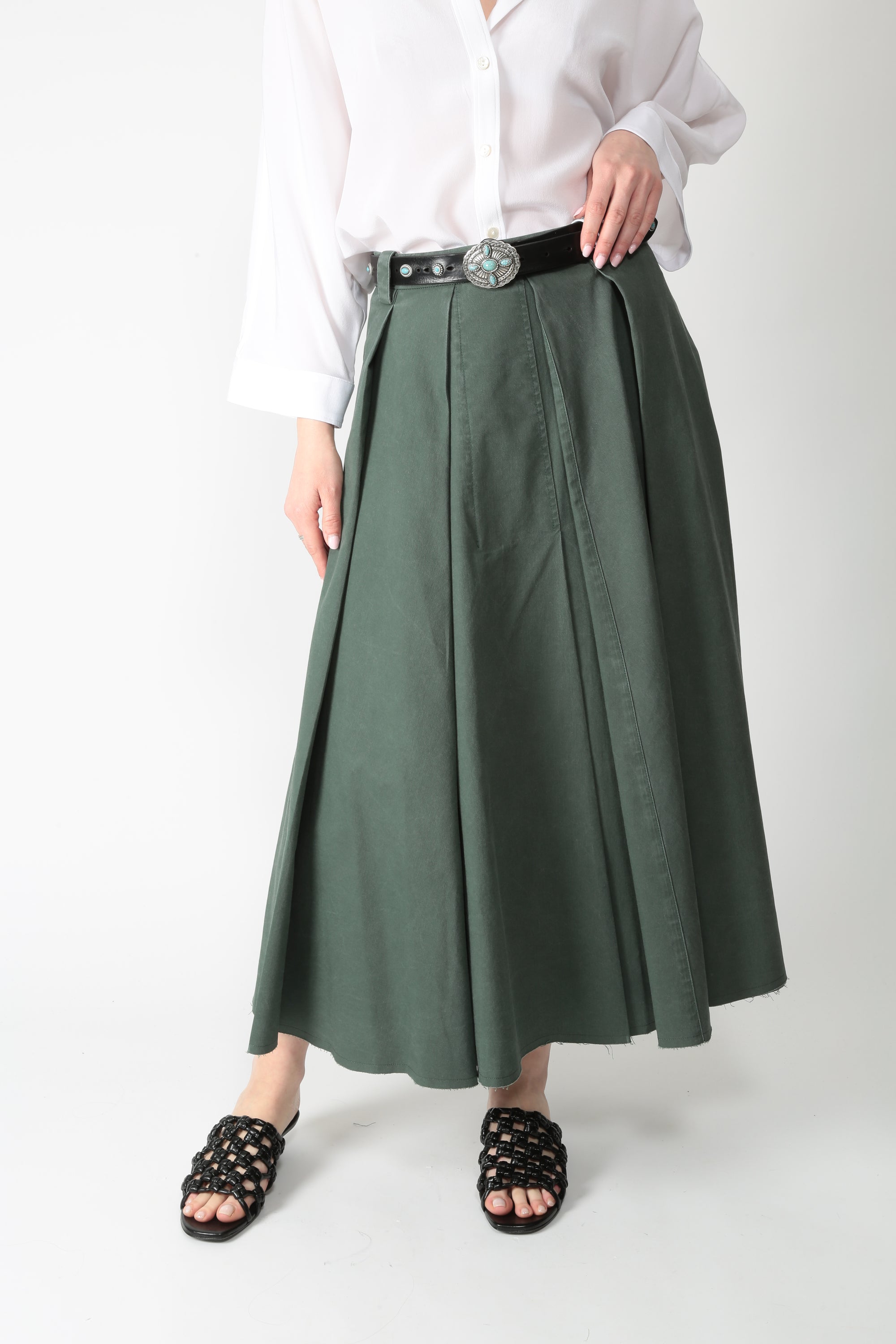 https://admin.shopify.com/store/gulieshop/products/15996606054749#:~:text=https%3A//www.gulieshop.it%20%E2%80%BA%20products%20%E2%80%BA%20department%2D5%2Dgonna%2Da%2Dpieghe%2Dhenrique%2Ddg2952m2ts0202187tv