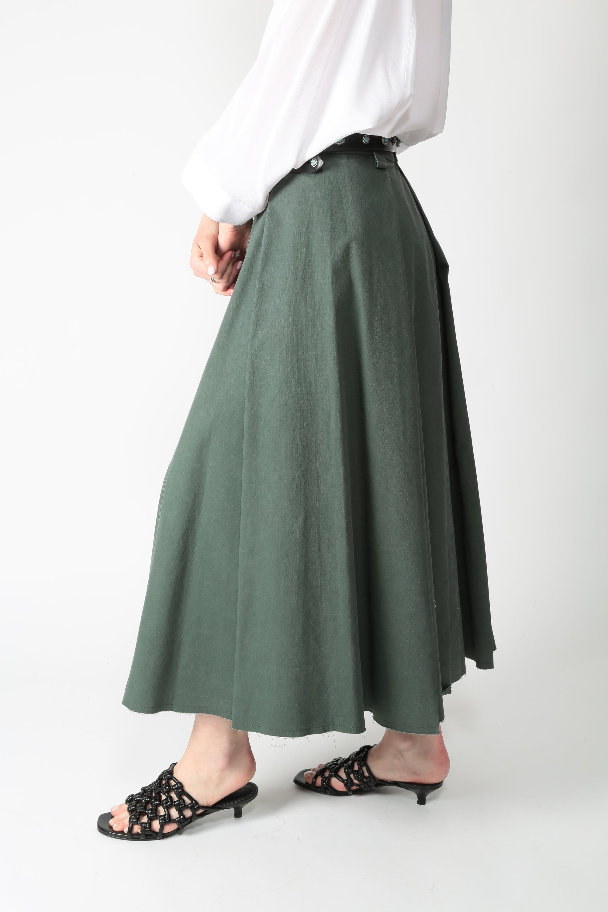 https://admin.shopify.com/store/gulieshop/products/15996606054749#:~:text=https%3A//www.gulieshop.it%20%E2%80%BA%20products%20%E2%80%BA%20department%2D5%2Dgonna%2Da%2Dpieghe%2Dhenrique%2Ddg2952m2ts0202187tv