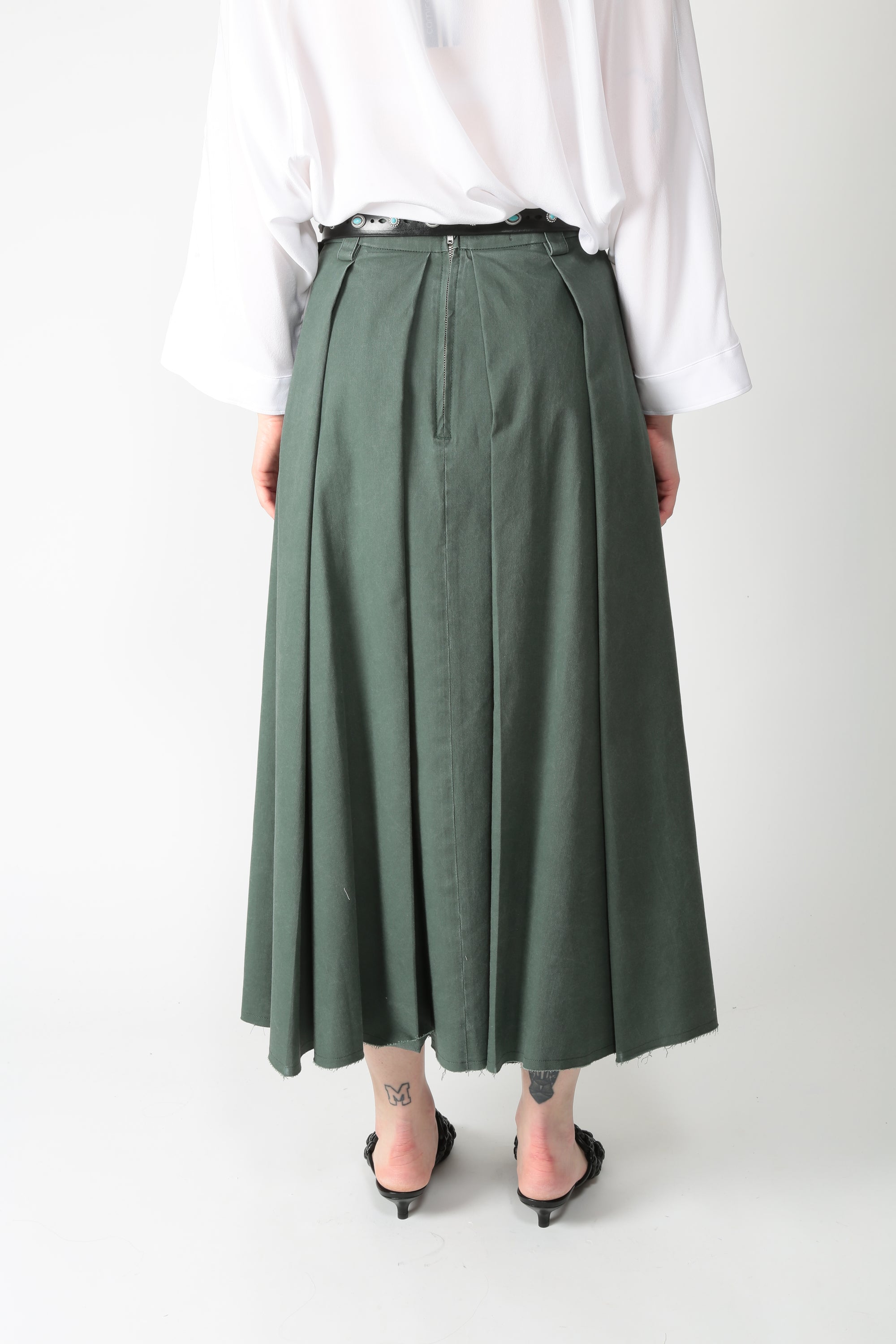 https://admin.shopify.com/store/gulieshop/products/15996606054749#:~:text=https%3A//www.gulieshop.it%20%E2%80%BA%20products%20%E2%80%BA%20department%2D5%2Dgonna%2Da%2Dpieghe%2Dhenrique%2Ddg2952m2ts0202187tv