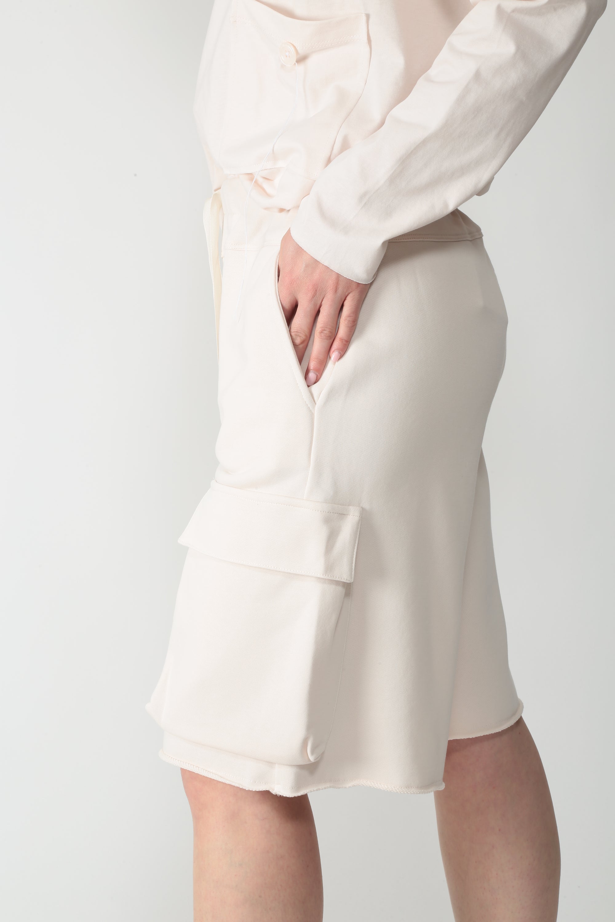 https://admin.shopify.com/store/gulieshop/products/16039608942941#:~:text=https%3A//www.gulieshop.it%20%E2%80%BA%20products%20%E2%80%BA%20jeo%2Do%2Dlaboratorio%2Dbermuda%2Din%2Dfelpa%2D4677