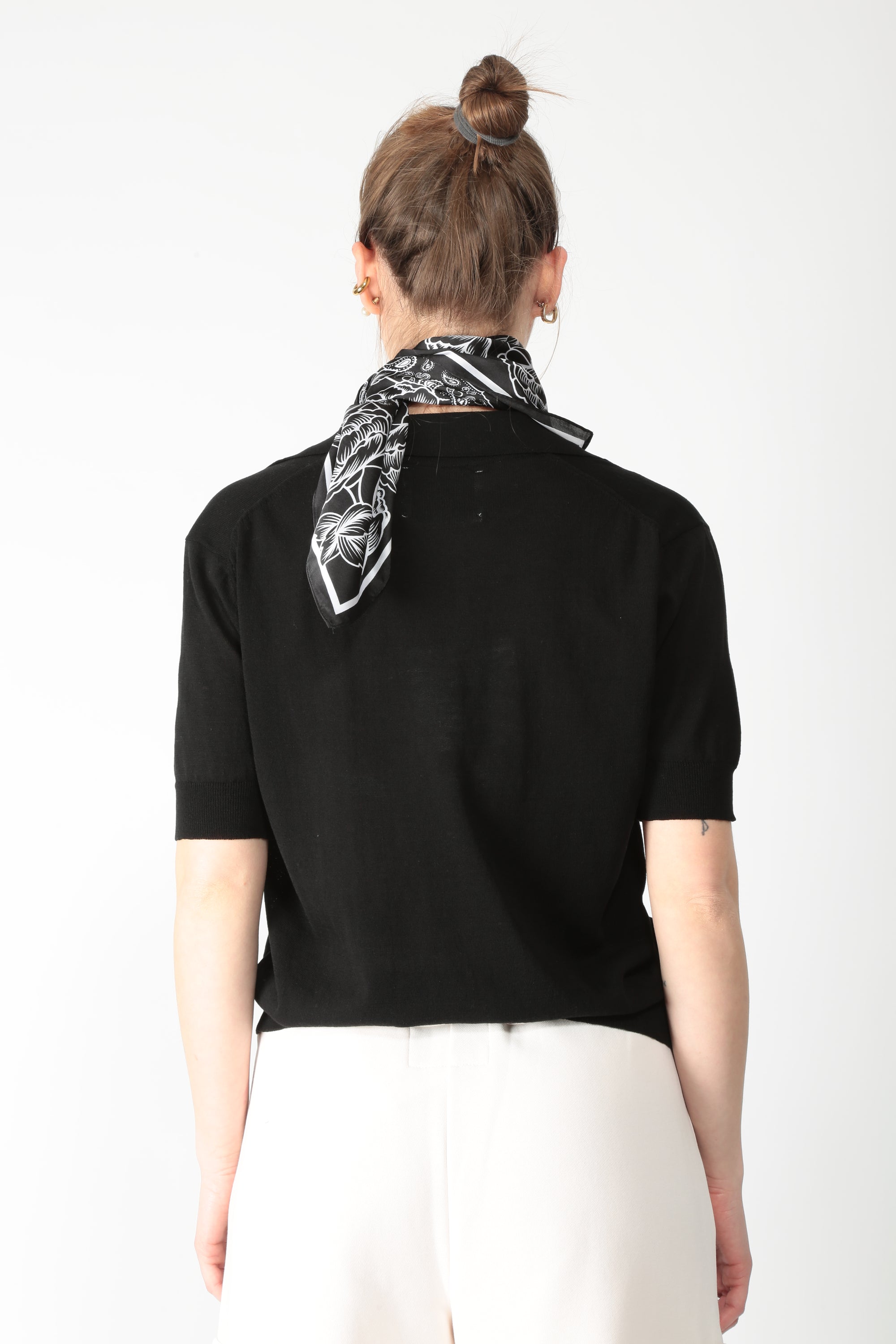https://admin.shopify.com/store/gulieshop/products/16039609237853#:~:text=https%3A//www.gulieshop.it%20%E2%80%BA%20products%20%E2%80%BA%20jei%2Do%2Dlaboratorio%2Dcardigan%2Din%2Dfilo%2D4623