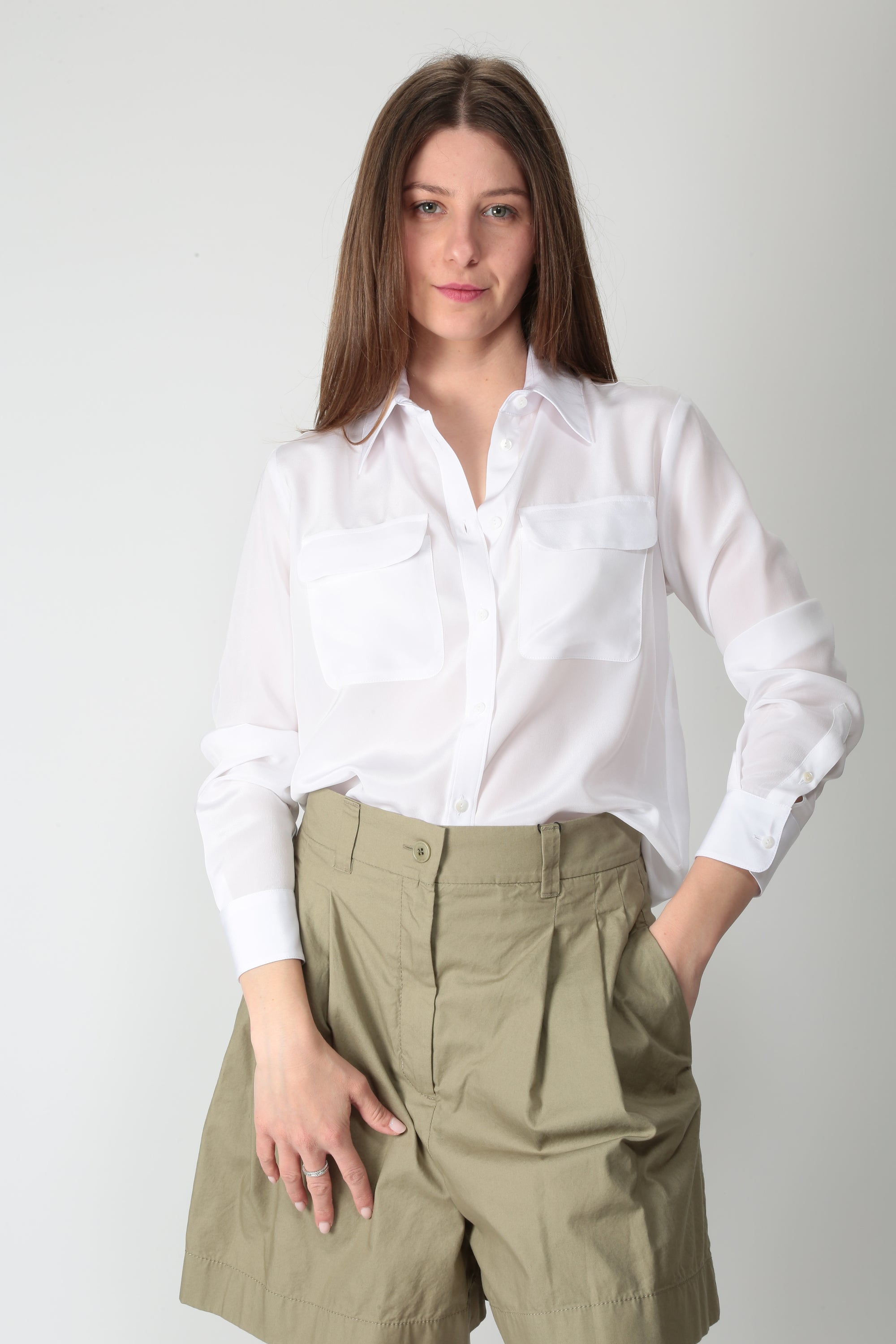 https://admin.shopify.com/store/gulieshop/products/16077563396445#:~:text=https%3A//www.gulieshop.it%20%E2%80%BA%20products%20%E2%80%BA%20camicetta%2Dsnob%2Dcamicia%2Din%2Dseta%2D41407%2D679