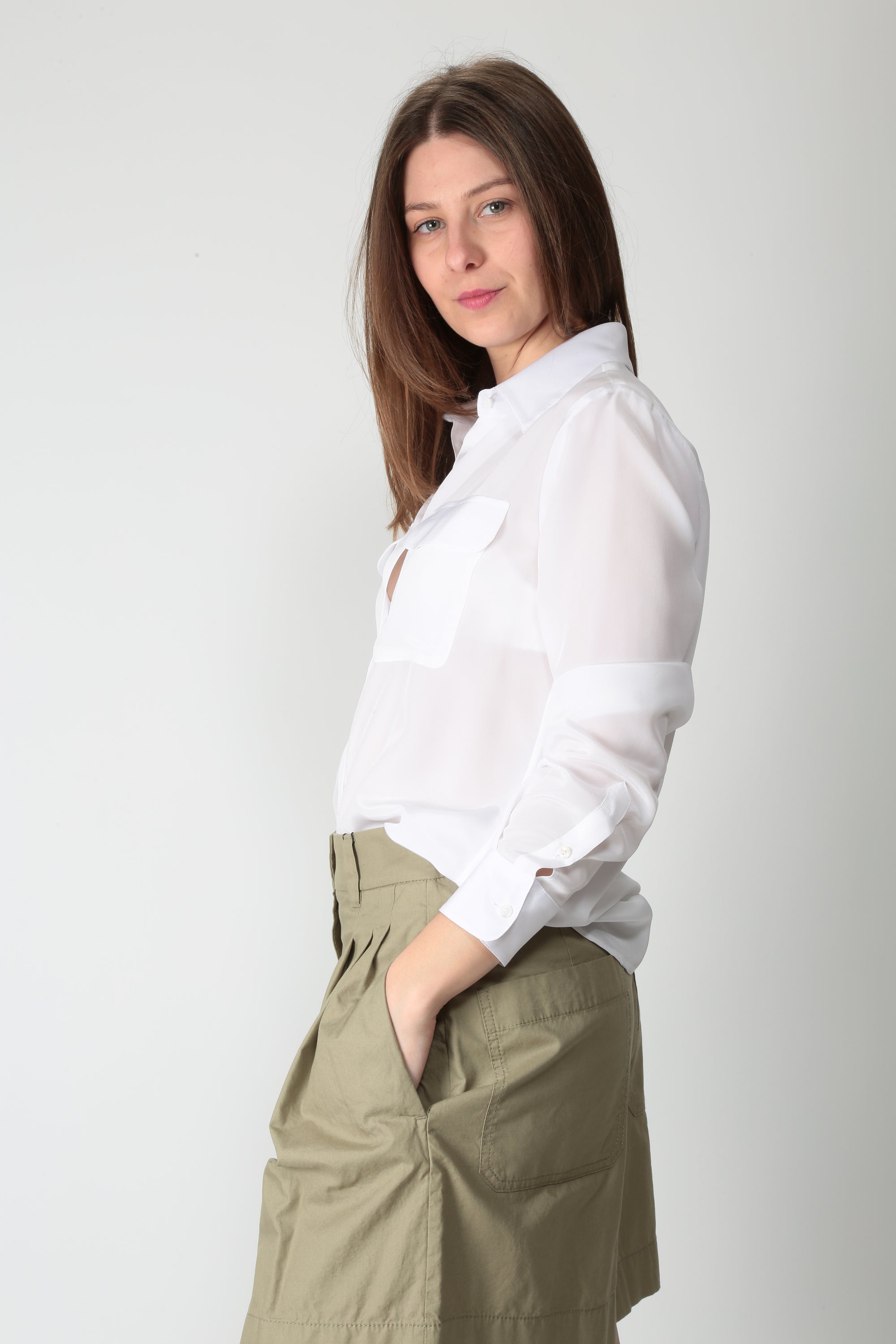 https://admin.shopify.com/store/gulieshop/products/16077563396445#:~:text=https%3A//www.gulieshop.it%20%E2%80%BA%20products%20%E2%80%BA%20camicetta%2Dsnob%2Dcamicia%2Din%2Dseta%2D41407%2D679
