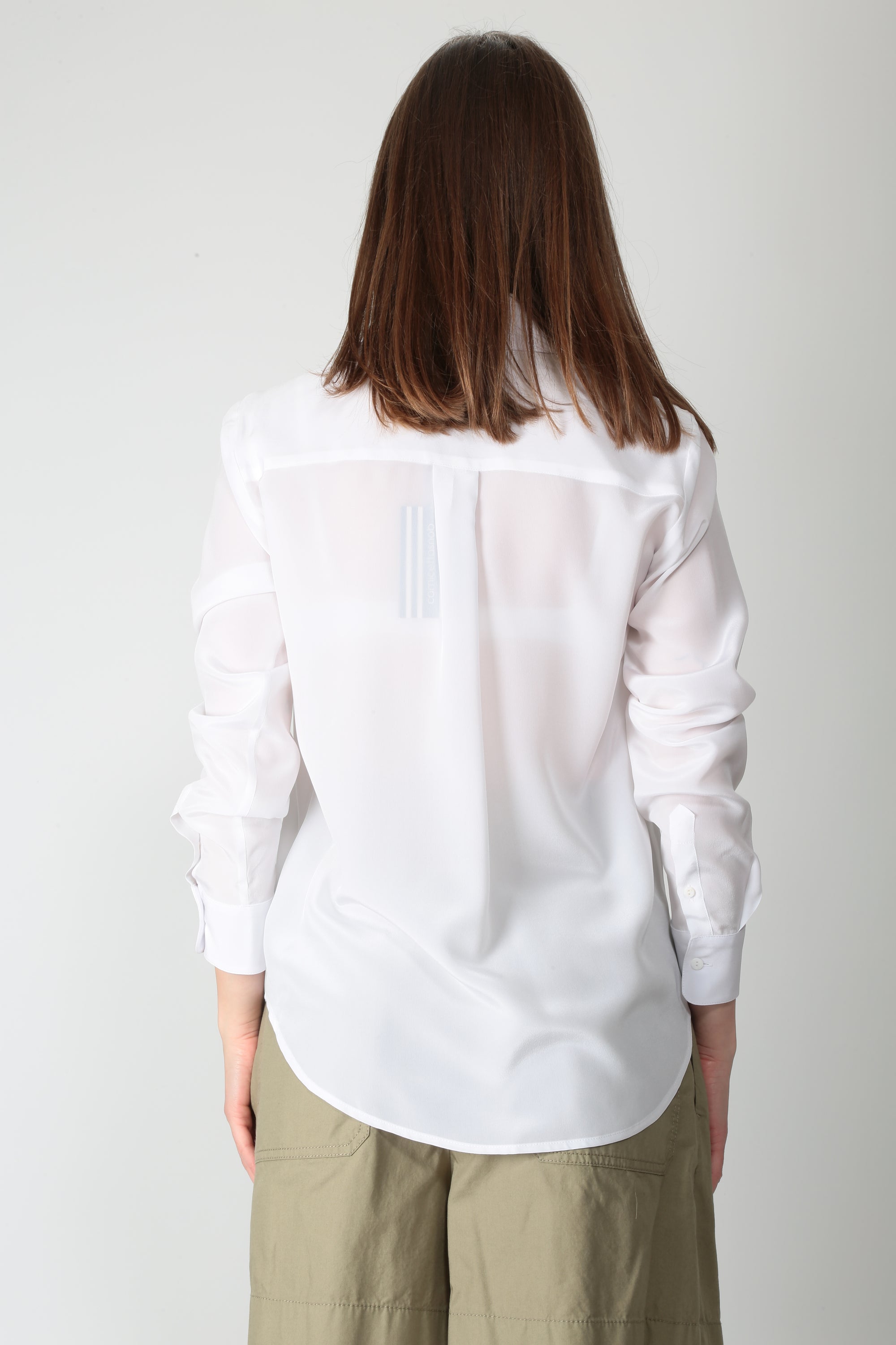 https://admin.shopify.com/store/gulieshop/products/16077563396445#:~:text=https%3A//www.gulieshop.it%20%E2%80%BA%20products%20%E2%80%BA%20camicetta%2Dsnob%2Dcamicia%2Din%2Dseta%2D41407%2D679