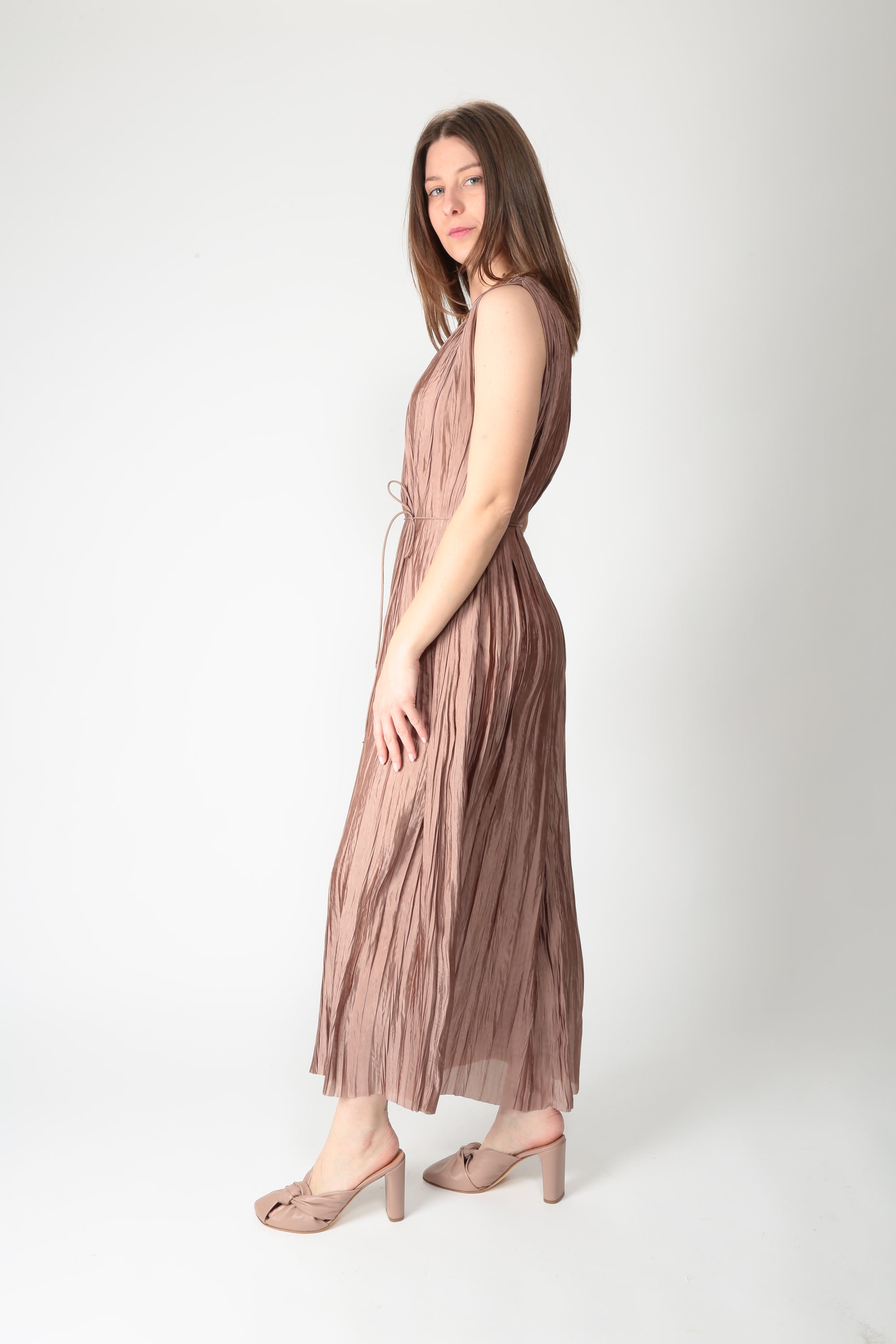https://admin.shopify.com/store/gulieshop/products/16062076256605#:~:text=https%3A//www.gulieshop.it%20%E2%80%BA%20products%20%E2%80%BA%20r%2Dcollina%2Dabito%2Dplisse%2D261fxa57033