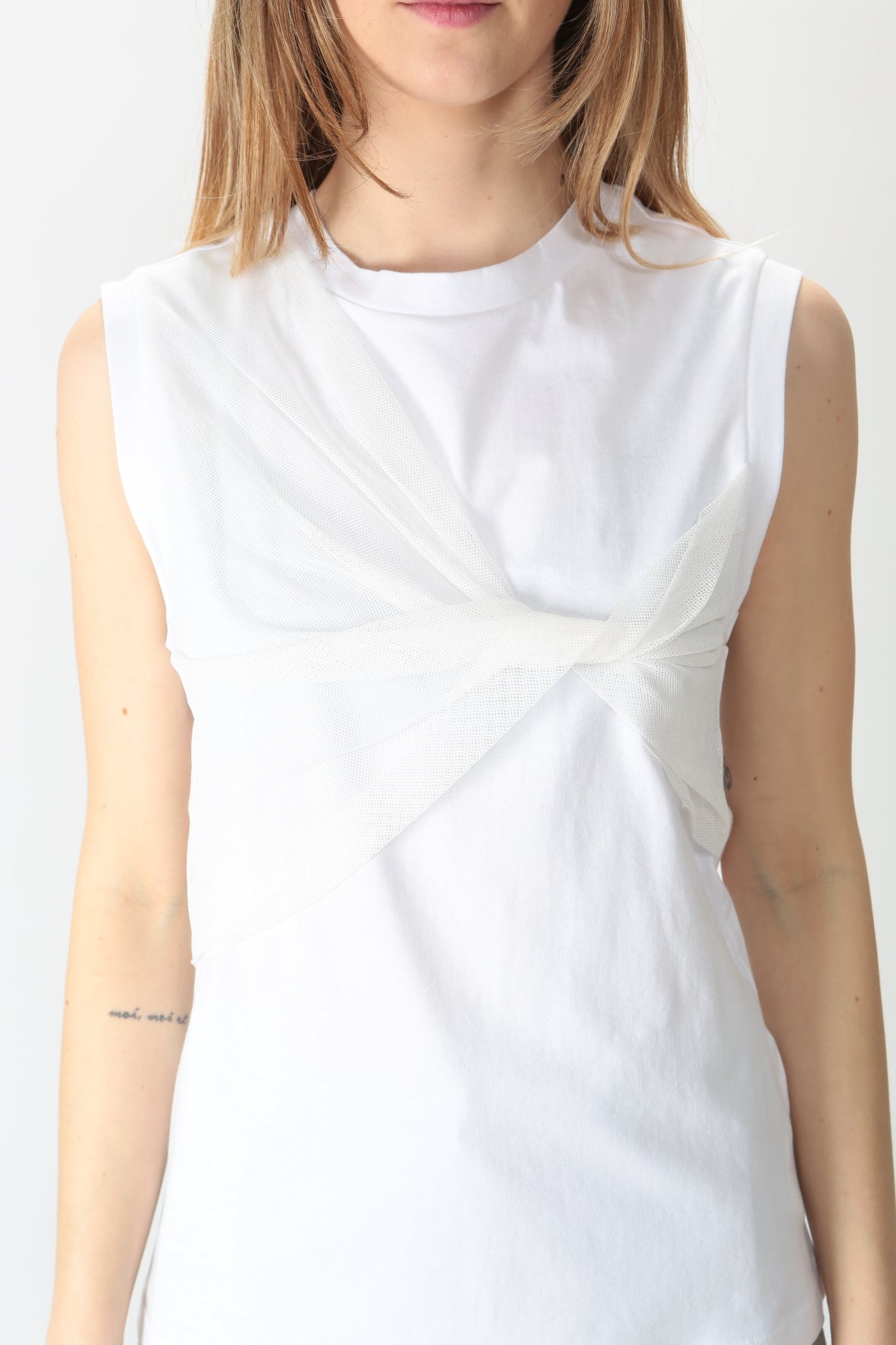 https://admin.shopify.com/store/gulieshop/products/9033135915357#:~:text=Invia-,Tela%20Top%20in%20cotone%20e%20tulle%20Malta,-Contenuto%20multimediale%201