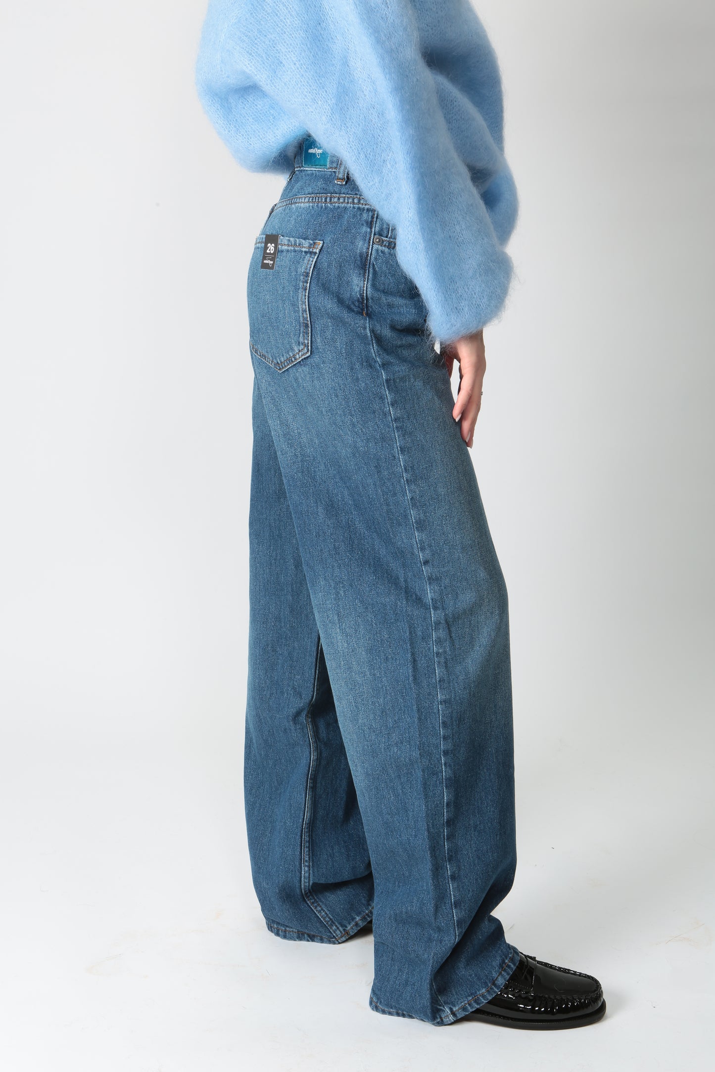https://admin.shopify.com/store/gulieshop/products/9898627170653#:~:text=https%3A//www.gulieshop.it%20%E2%80%BA%20products%20%E2%80%BA%20ottodame%2Djeans%2Dstraight%2Djea%2Ddp9638