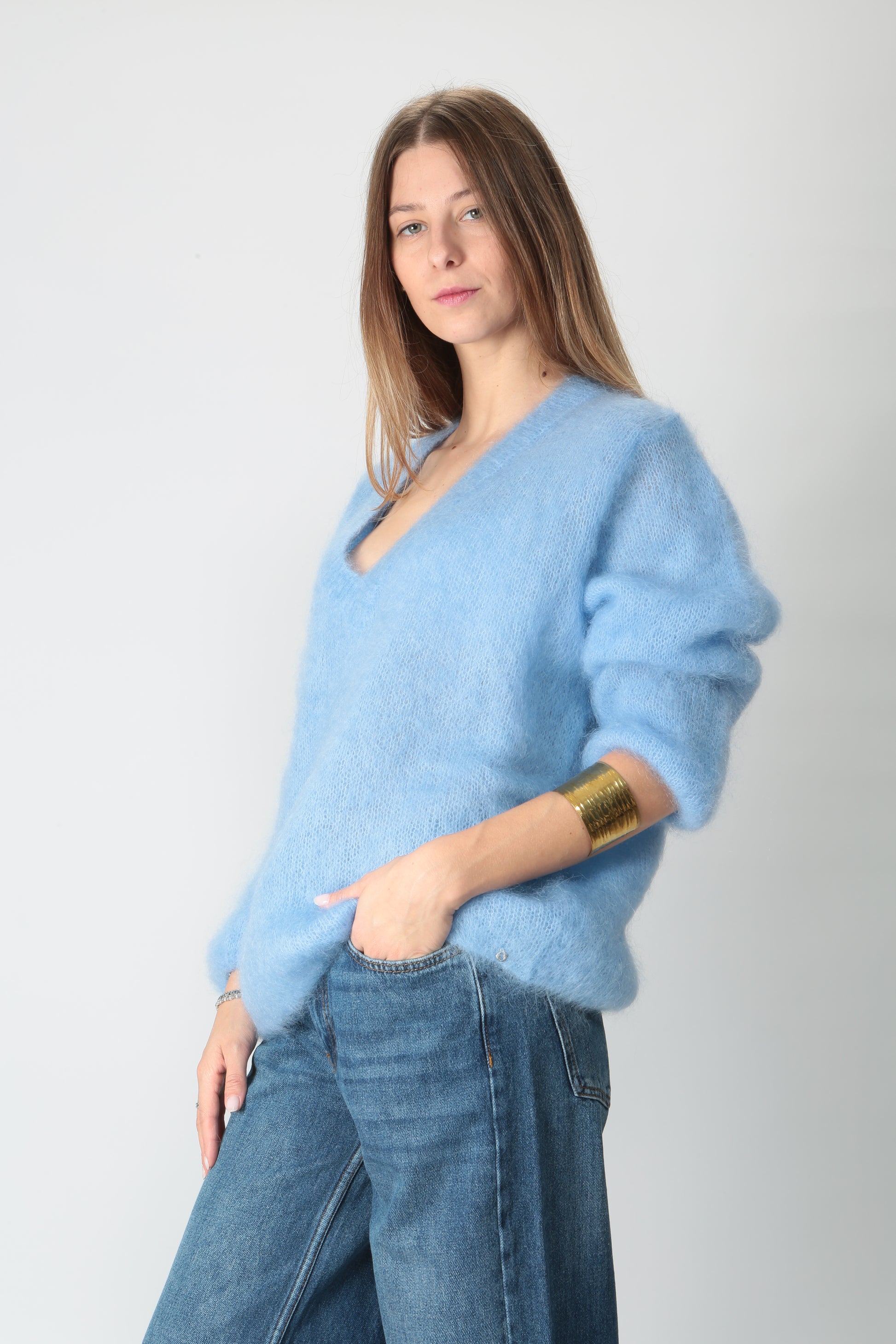 https://admin.shopify.com/store/gulieshop/products/9898627596637#:~:text=https%3A//www.gulieshop.it%20%E2%80%BA%20products%20%E2%80%BA%20ottodame%2Dmaglia%2Dscollo%2Da%2Dv%2Dmisto%2Dmohair%2Dfle%2Ddk8069