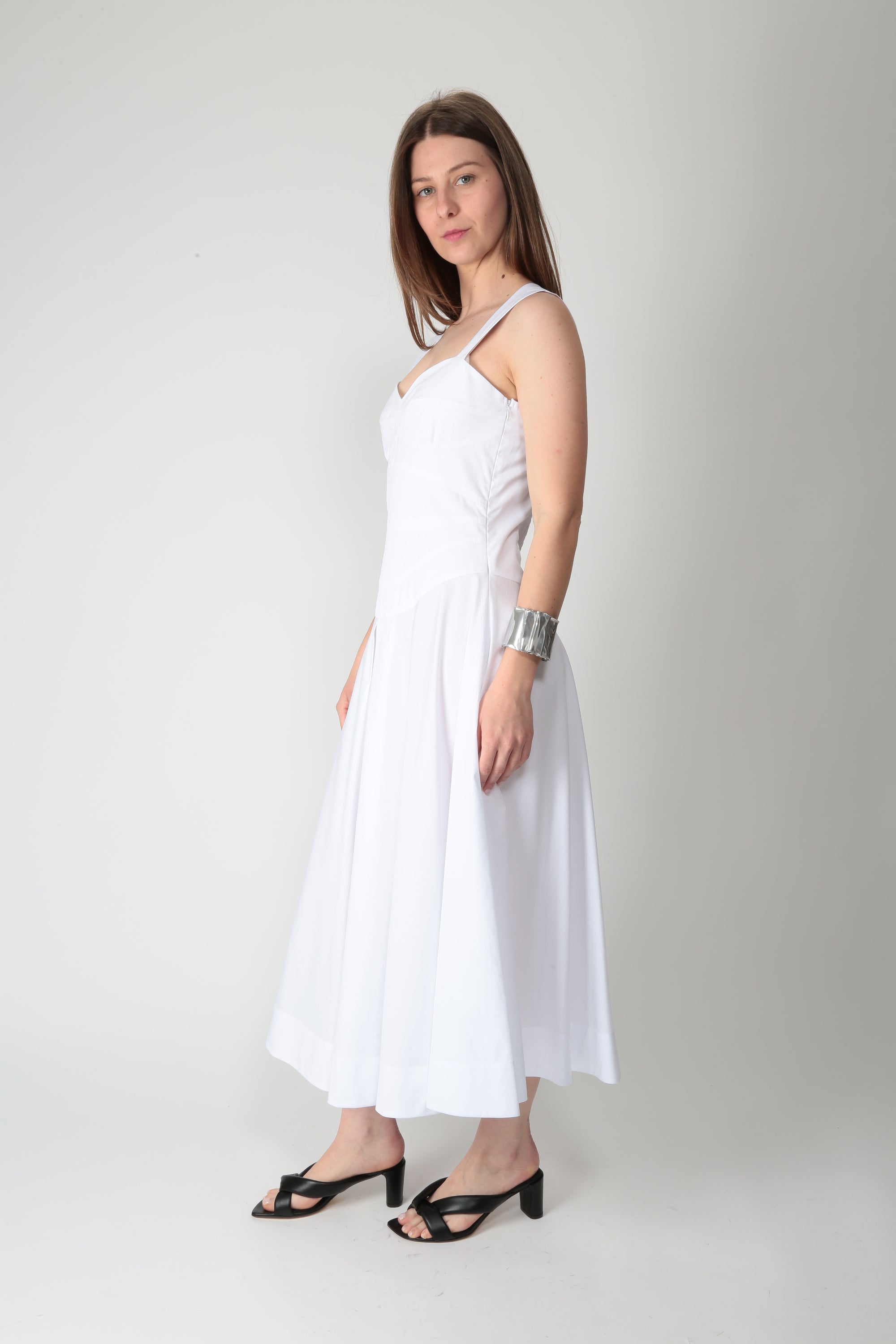 https://admin.shopify.com/store/gulieshop/products/16027972436317#:~:text=https%3A//www.gulieshop.it%20%E2%80%BA%20products%20%E2%80%BA%20beatrice%2Dabito%2Dlungo%2Din%2Dcotone%2D26fe6648rub