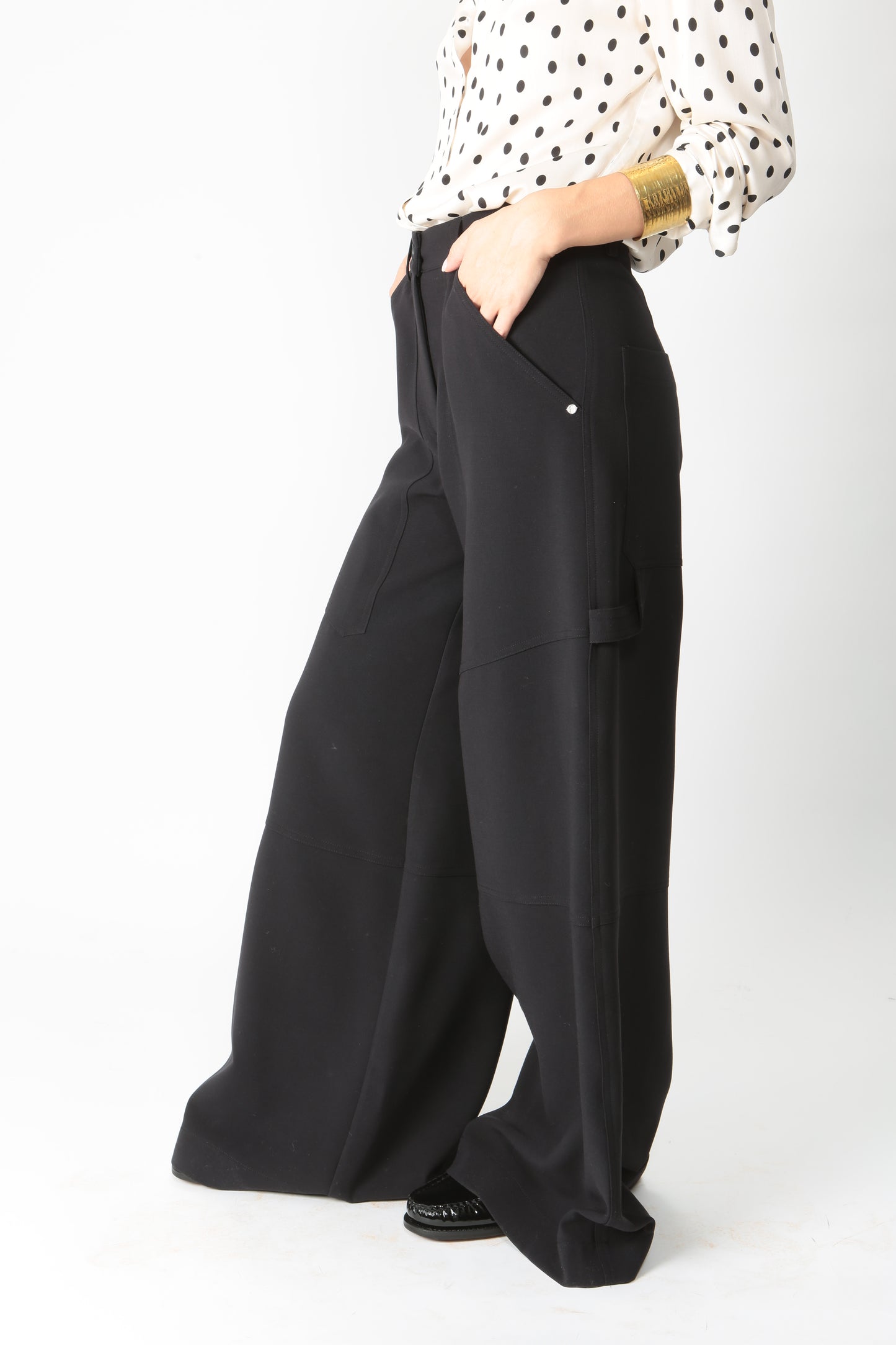 https://admin.shopify.com/store/gulieshop/products/9898626908509#:~:text=https%3A//www.gulieshop.it%20%E2%80%BA%20products%20%E2%80%BA%20ottodame%2Dpantalone%2Dlargo%2Dlim%2Ddp9705
