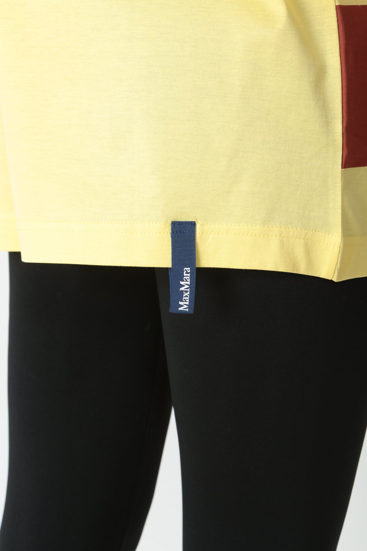 https://admin.shopify.com/store/gulieshop/products/9039424192861#:~:text=Invia-,MaxMara%20Leisure%20T%2Dshirt%20oversize%20in%20cotone%20Satrapo,-Contenuto%20multimediale%201