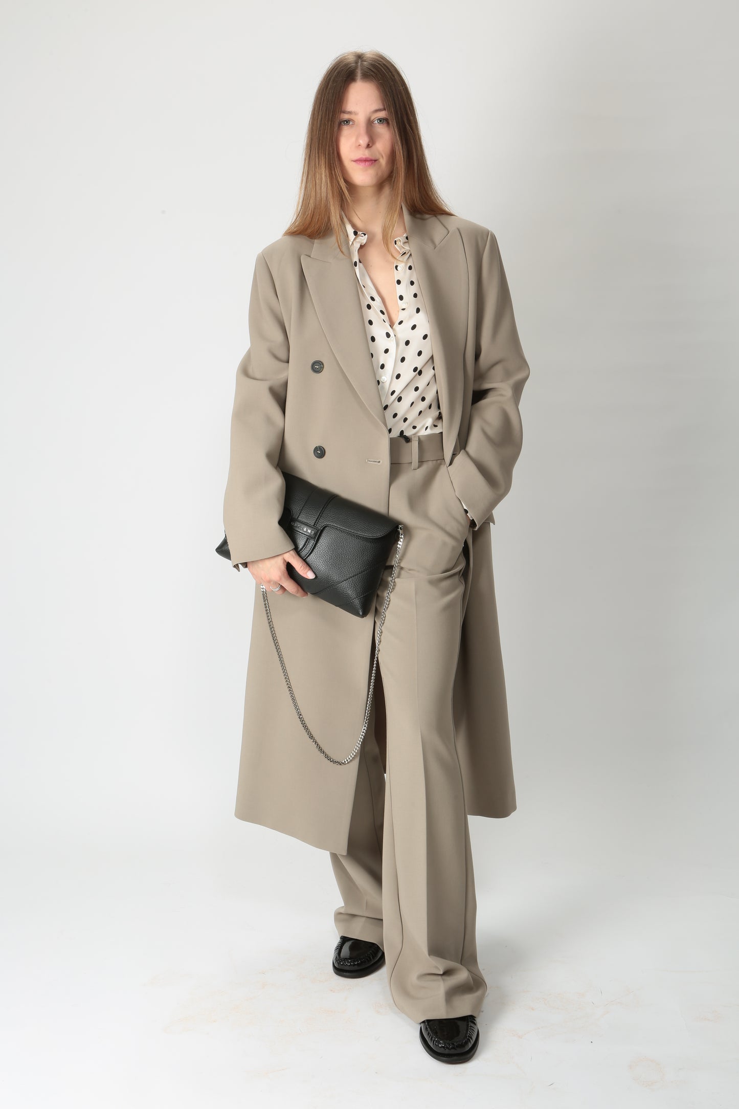 https://admin.shopify.com/store/gulieshop/products/9898601578845#:~:text=https%3A//www.gulieshop.it%20%E2%80%BA%20products%20%E2%80%BA%20ottodame%2Dcappotto%2Ddoppiopetto%2Dlungo%2Dlim%2Ddj0035