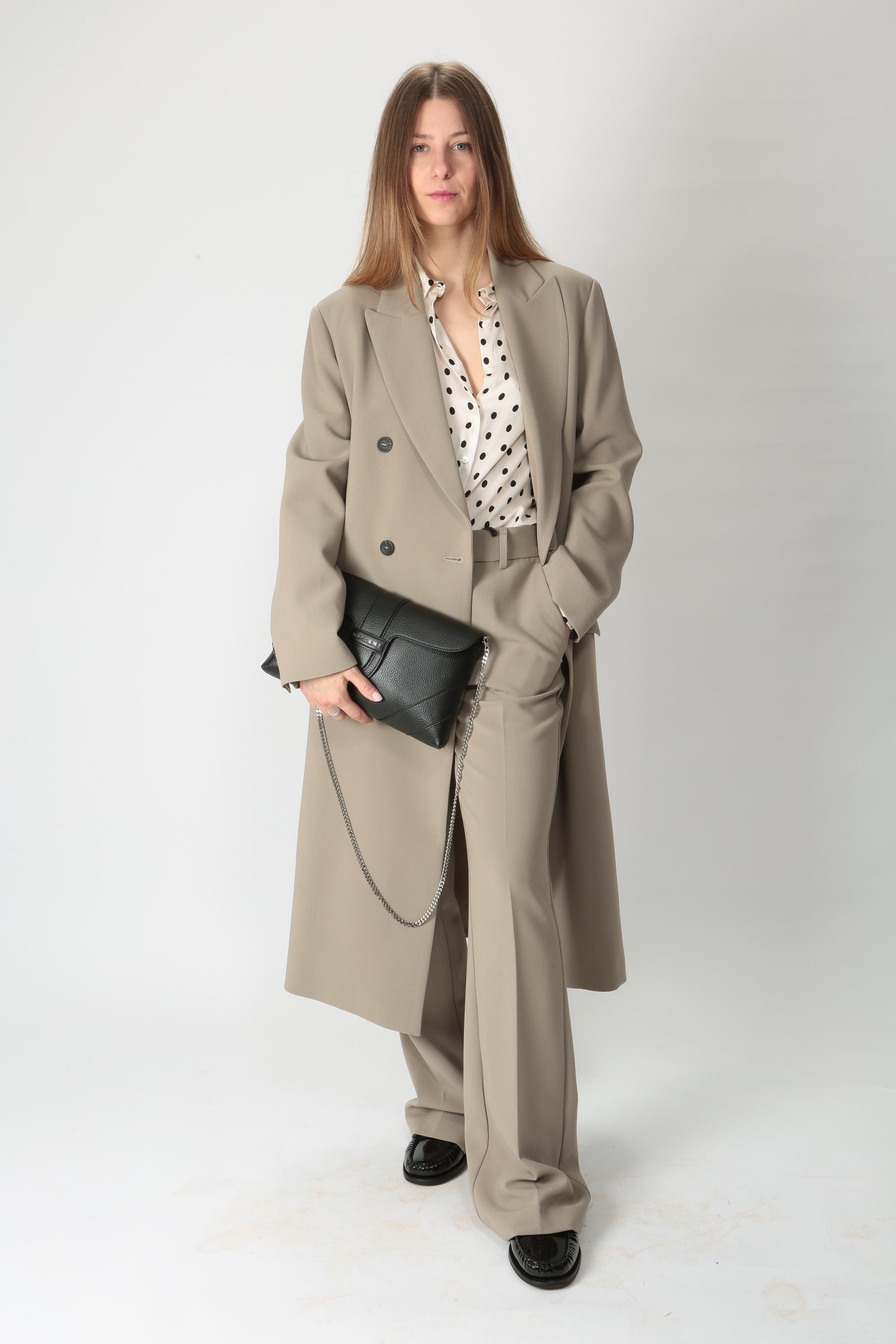 https://admin.shopify.com/store/gulieshop/products/9898601578845#:~:text=https%3A//www.gulieshop.it%20%E2%80%BA%20products%20%E2%80%BA%20ottodame%2Dcappotto%2Ddoppiopetto%2Dlungo%2Dlim%2Ddj0035