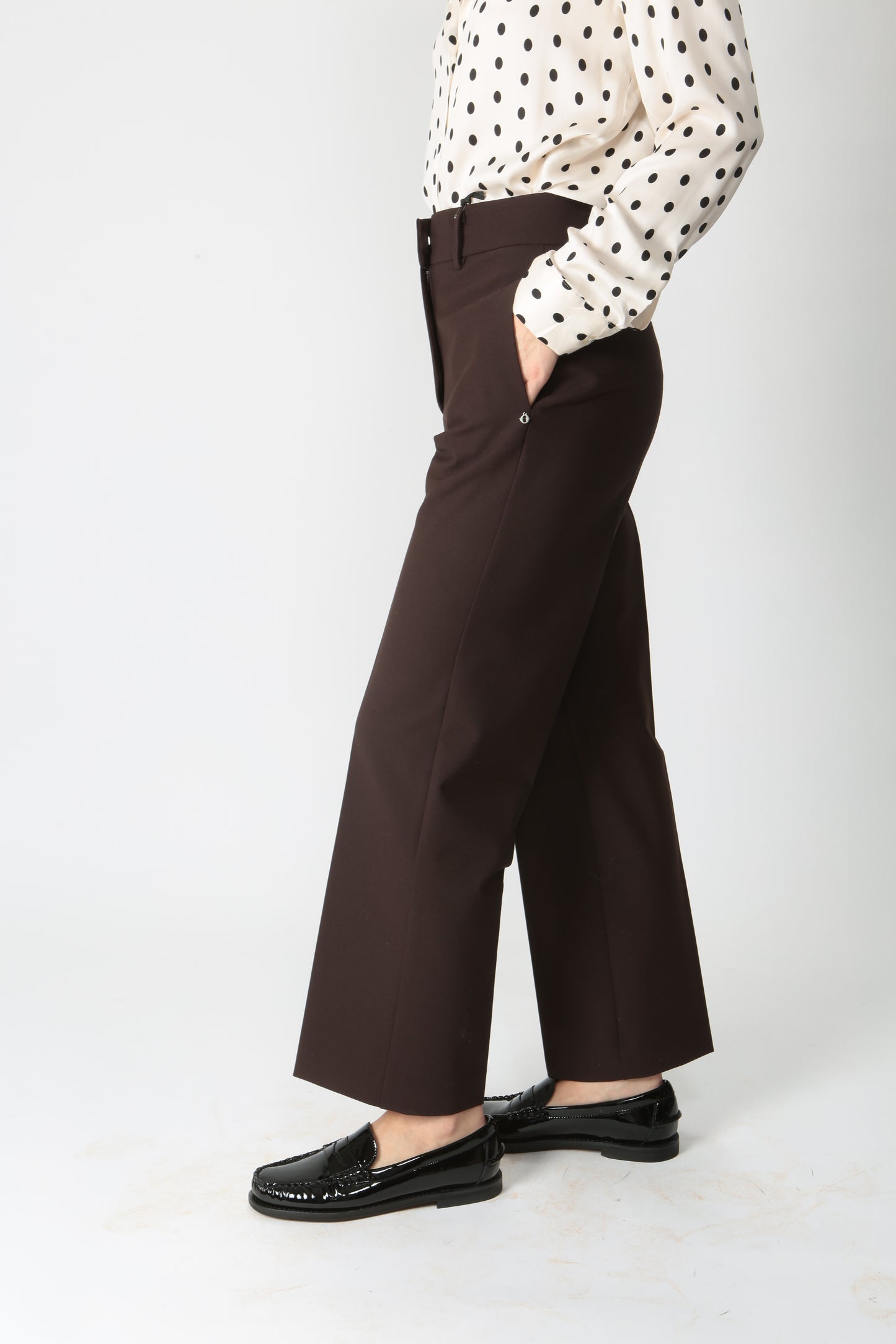 https://admin.shopify.com/store/gulieshop/products/9898626810205#:~:text=https%3A//www.gulieshop.it%20%E2%80%BA%20products%20%E2%80%BA%20ottodame%2Dpantalone%2Din%2Dmisto%2Dlana%2Dwhi%2Ddp9686%2D1