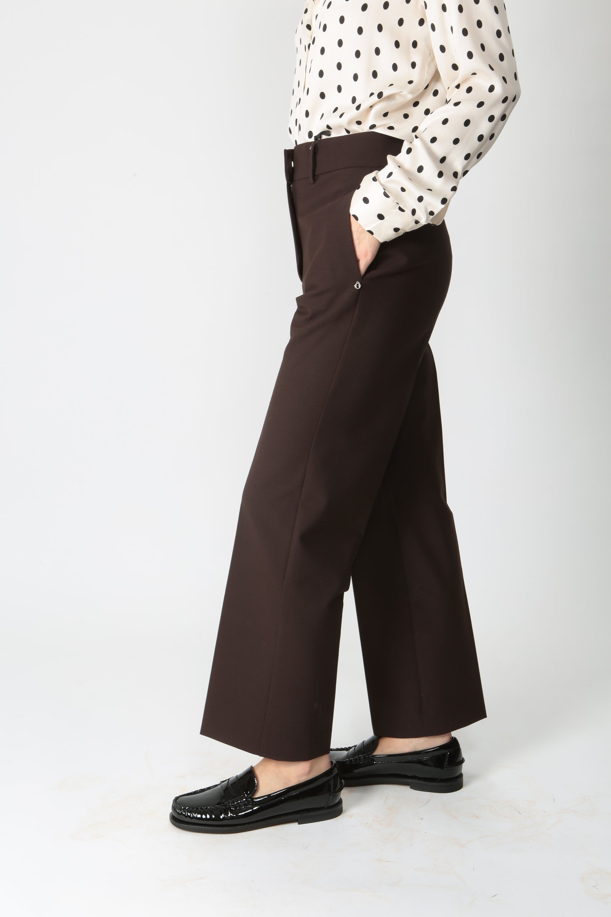 https://admin.shopify.com/store/gulieshop/products/9898626810205#:~:text=https%3A//www.gulieshop.it%20%E2%80%BA%20products%20%E2%80%BA%20ottodame%2Dpantalone%2Din%2Dmisto%2Dlana%2Dwhi%2Ddp9686%2D1