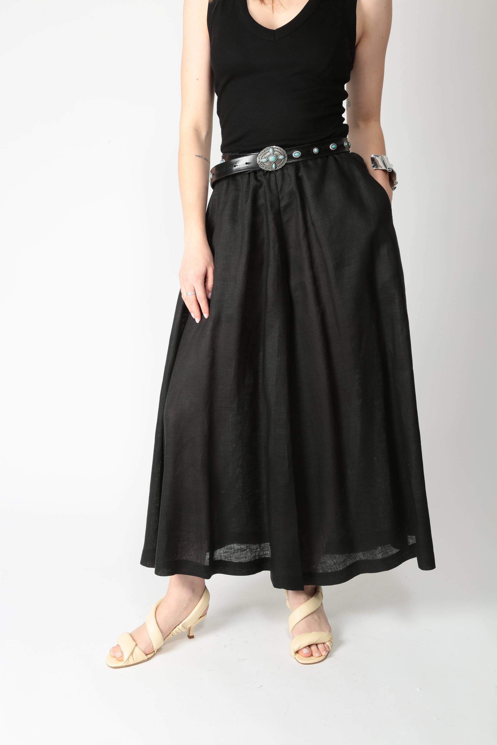 https://admin.shopify.com/store/gulieshop/products/16006689259869#:~:text=https%3A//www.gulieshop.it%20%E2%80%BA%20products%20%E2%80%BA%20meimeij%2Dpantagonna%2Din%2Dlino%2Dm6en00%2D1
