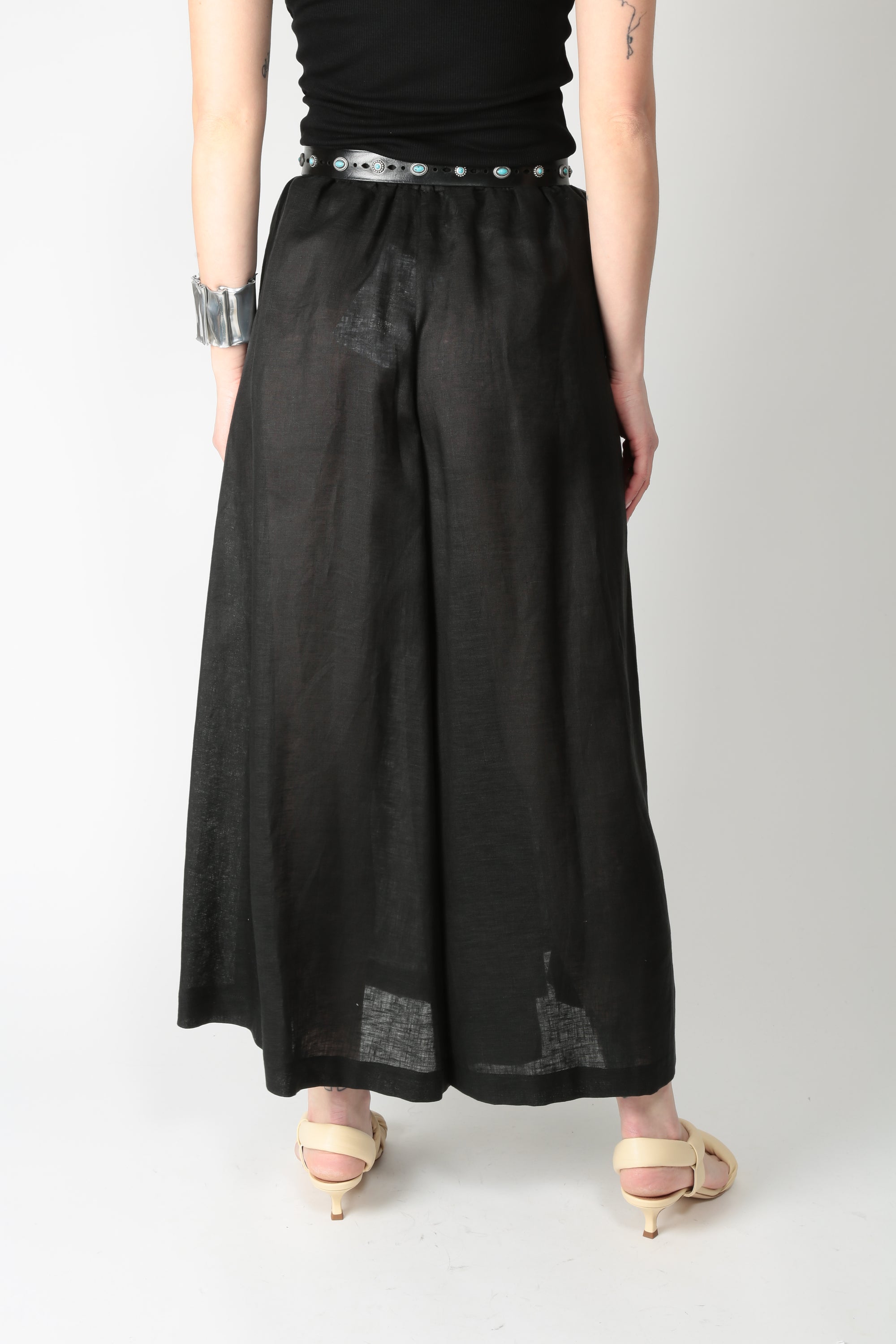 https://admin.shopify.com/store/gulieshop/products/16006689259869#:~:text=https%3A//www.gulieshop.it%20%E2%80%BA%20products%20%E2%80%BA%20meimeij%2Dpantagonna%2Din%2Dlino%2Dm6en00%2D1