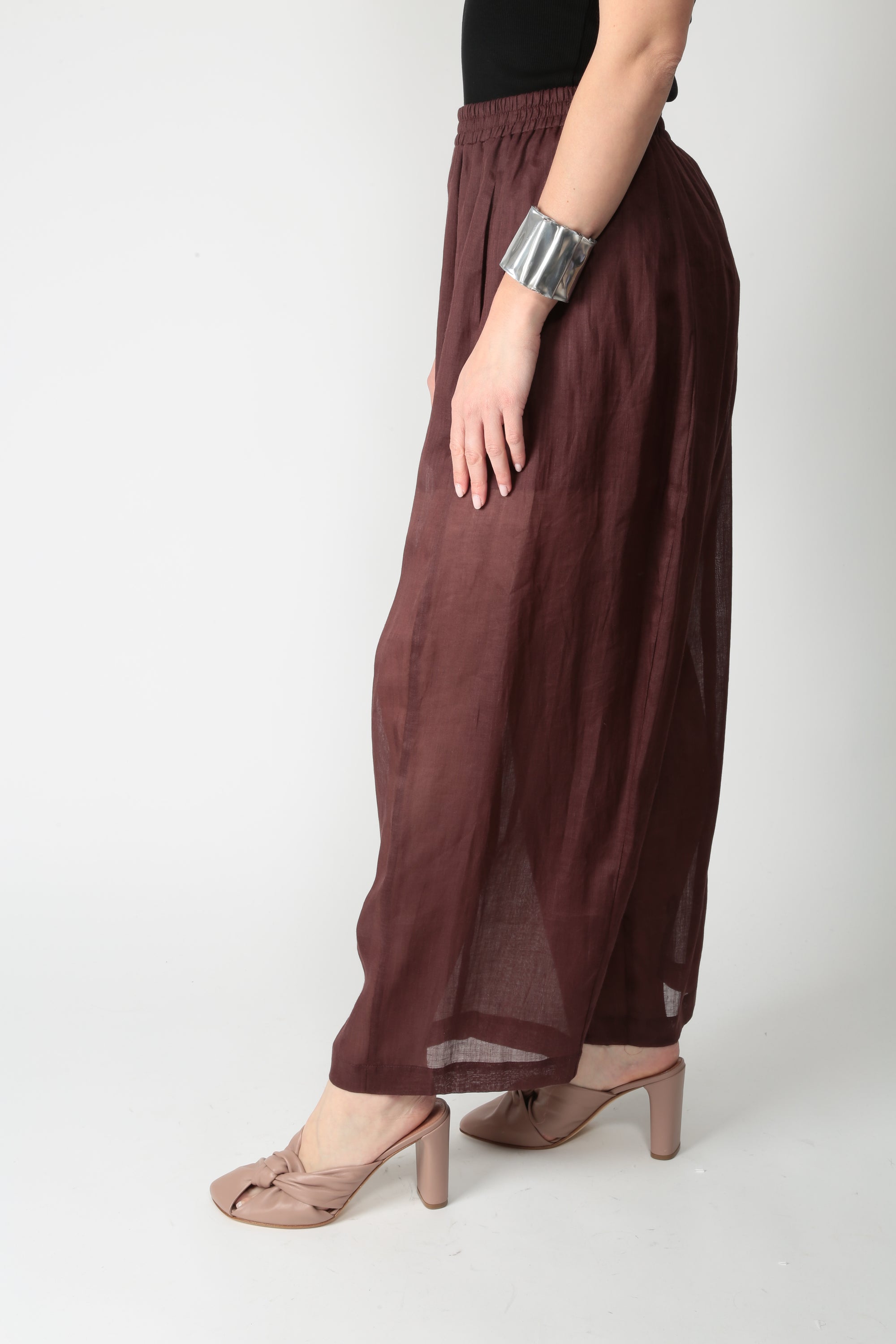 https://admin.shopify.com/store/gulieshop/products/16006688932189#:~:text=https%3A//www.gulieshop.it%20%E2%80%BA%20products%20%E2%80%BA%20meimeij%2Dpantalone%2Dampio%2Dm6ej05