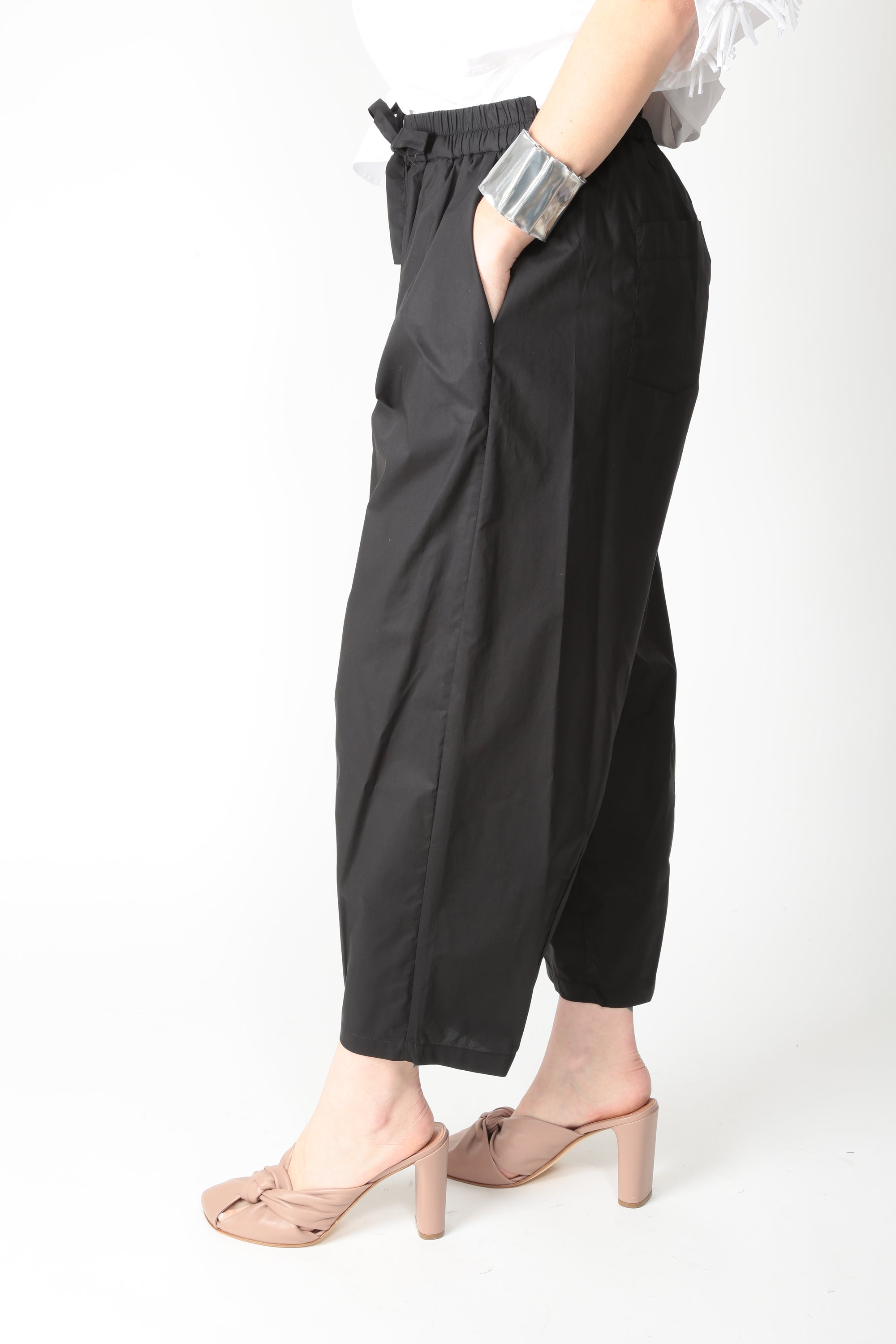 https://admin.shopify.com/store/gulieshop/products/16084794081629#:~:text=https%3A//www.gulieshop.it%20%E2%80%BA%20products%20%E2%80%BA%20meimeij%2Dpantalone%2Dcon%2Delastico%2Dm6ea11%2D1