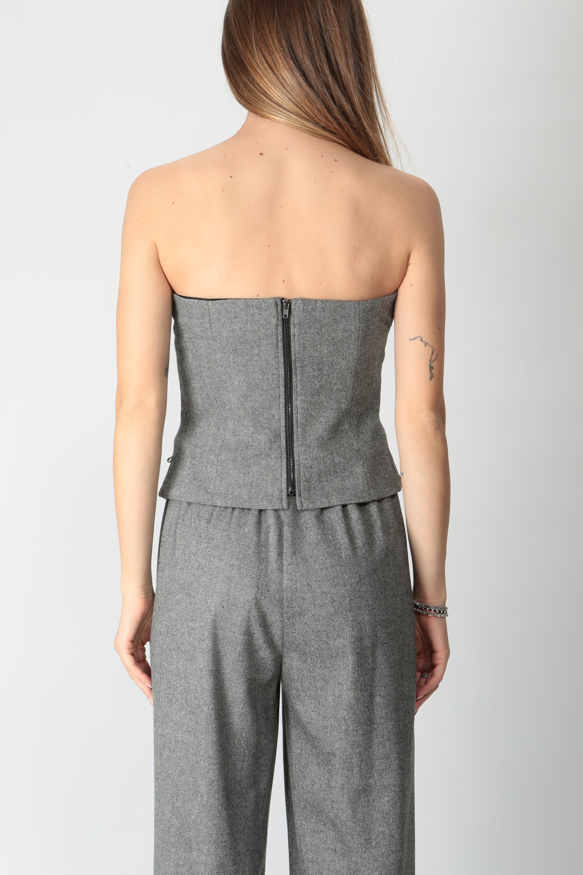 https://admin.shopify.com/store/gulieshop/products/9898627891549#:~:text=https%3A//www.gulieshop.it%20%E2%80%BA%20products%20%E2%80%BA%20ottodame%2Dtop%2Darricciato%2Dvvn%2Ddt9117