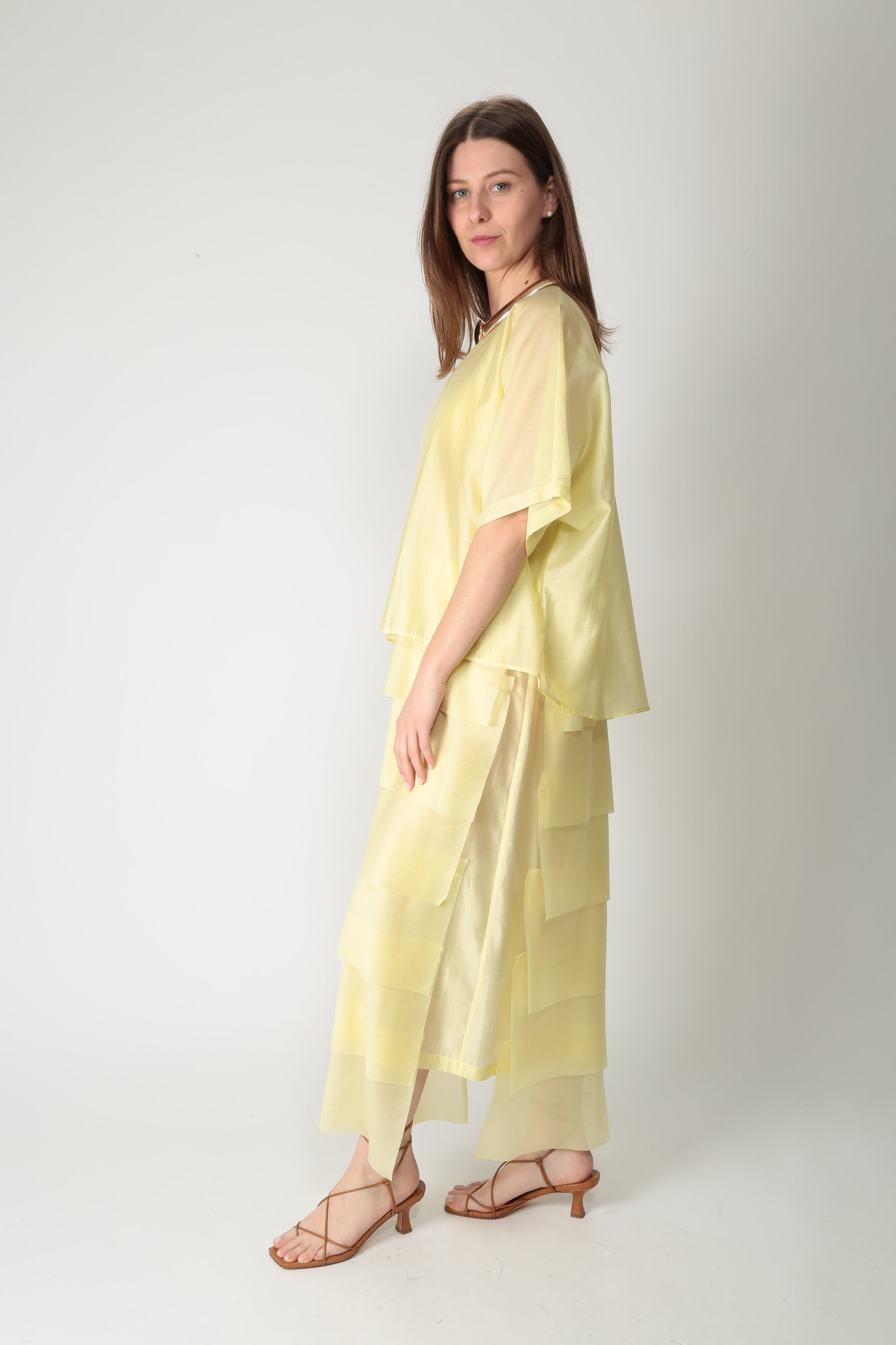 https://admin.shopify.com/store/gulieshop/products/16006687818077#:~:text=https%3A//www.gulieshop.it%20%E2%80%BA%20products%20%E2%80%BA%20meimeij%2Dabito%2Dlungo%2Dcon%2Dbalze%2Dm6fe00