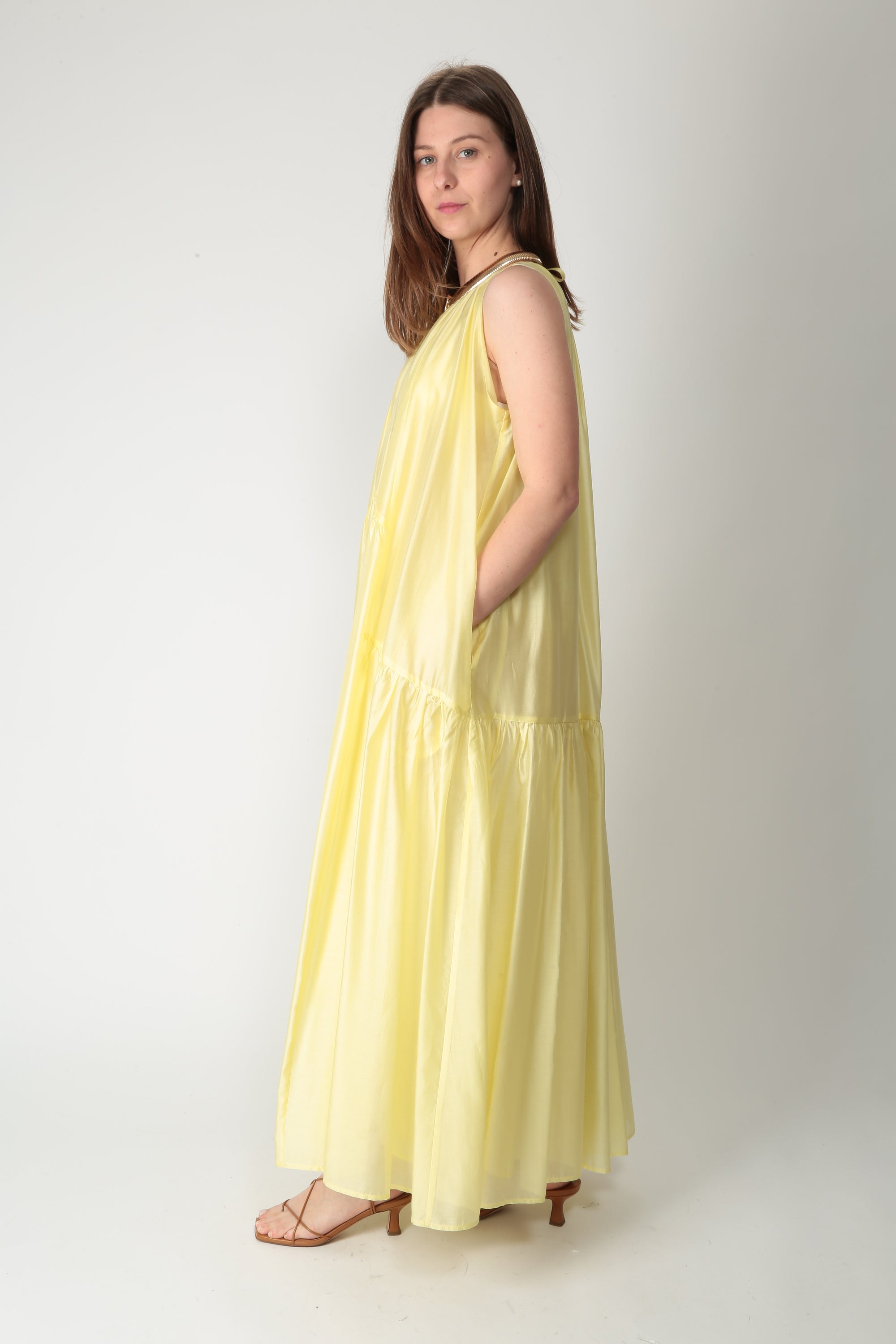 https://admin.shopify.com/store/gulieshop/products/16006687883613#:~:text=https%3A//www.gulieshop.it%20%E2%80%BA%20products%20%E2%80%BA%20meimeij%2Dabito%2Dlungo%2Dsmanicato%2Dm6ef03
