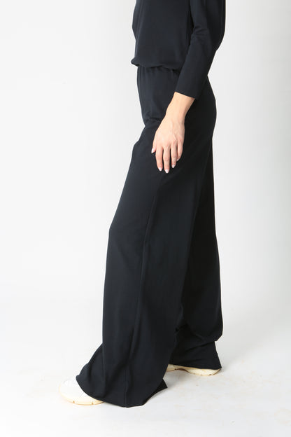 https://admin.shopify.com/store/gulieshop/products/9902921974109#:~:text=https%3A//www.gulieshop.it%20%E2%80%BA%20products%20%E2%80%BA%201978%2Dpantalone%2Dlargo%2Din%2Dfelpa%2Dleggera%2Dlivia%2D1