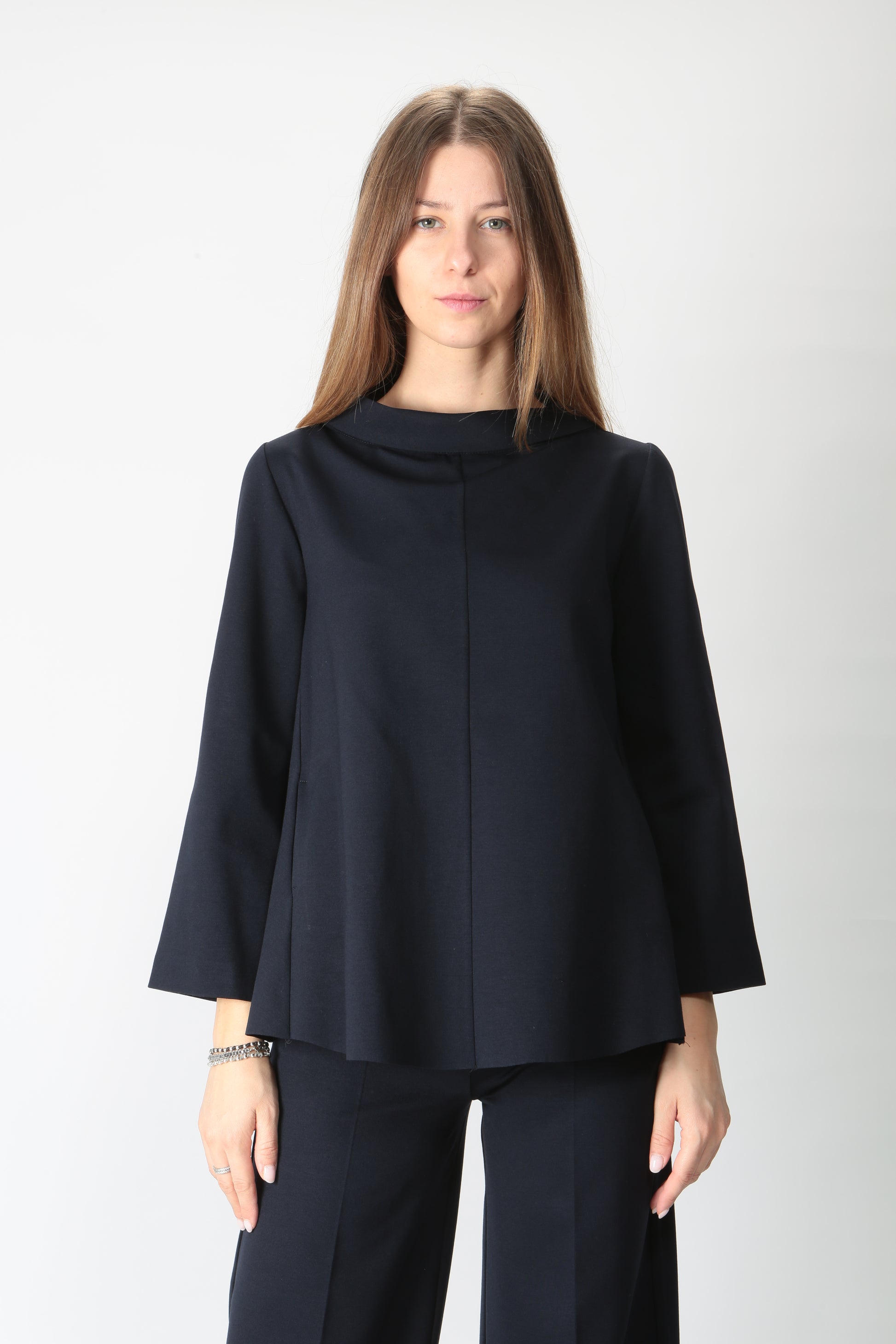 https://admin.shopify.com/store/gulieshop/products/9902921810269#:~:text=https%3A//www.gulieshop.it%20%E2%80%BA%20products%20%E2%80%BA%201978%2Dblusa%2Din%2Din%2Dviscosa%2Dstretch%2Dflorence%2D3