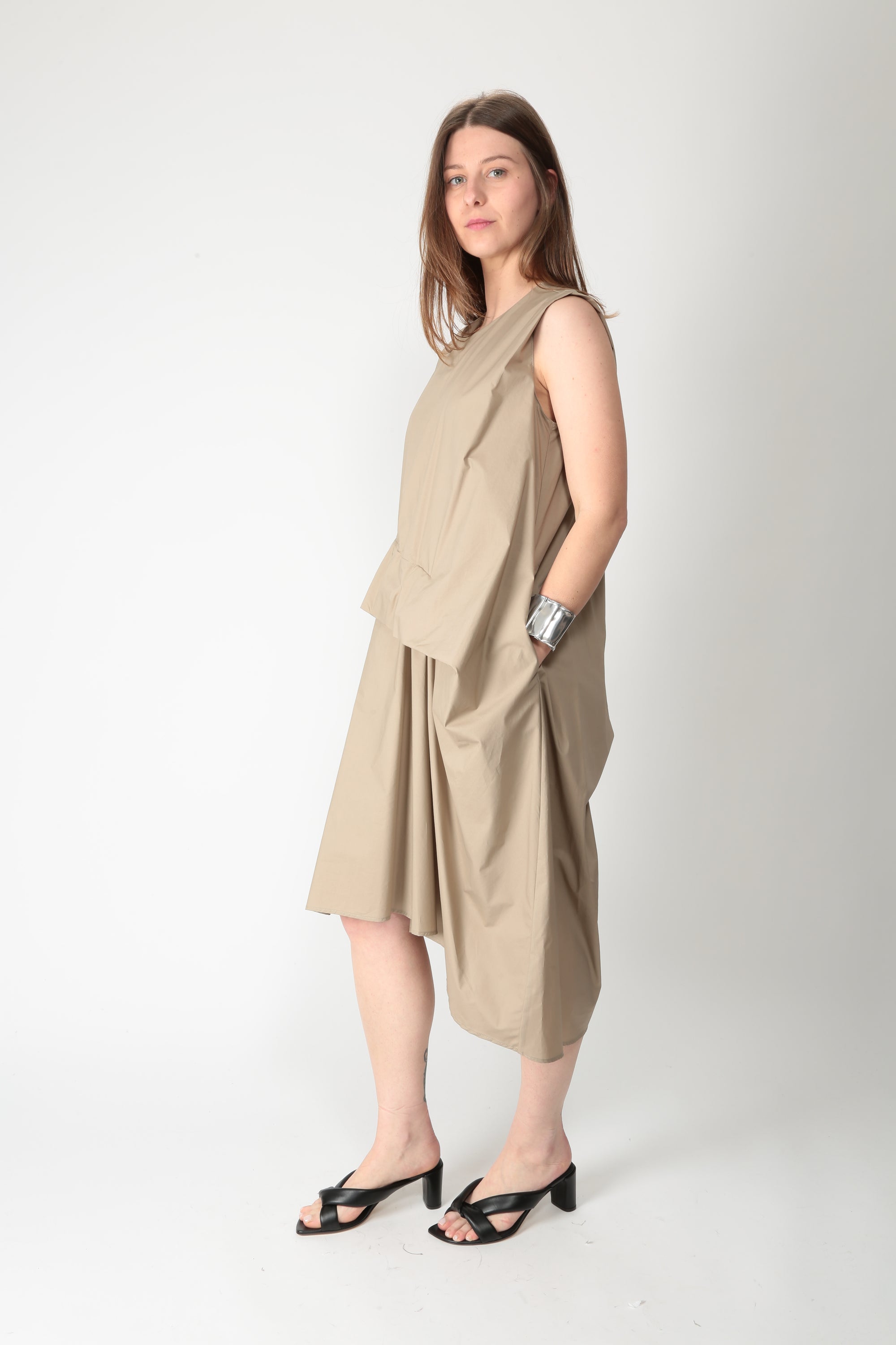 https://admin.shopify.com/store/gulieshop/products/16006688997725#:~:text=https%3A//www.gulieshop.it%20%E2%80%BA%20products%20%E2%80%BA%20meimeij%2Dabito%2Dmidi%2Din%2Dcotone%2Dm6ea44