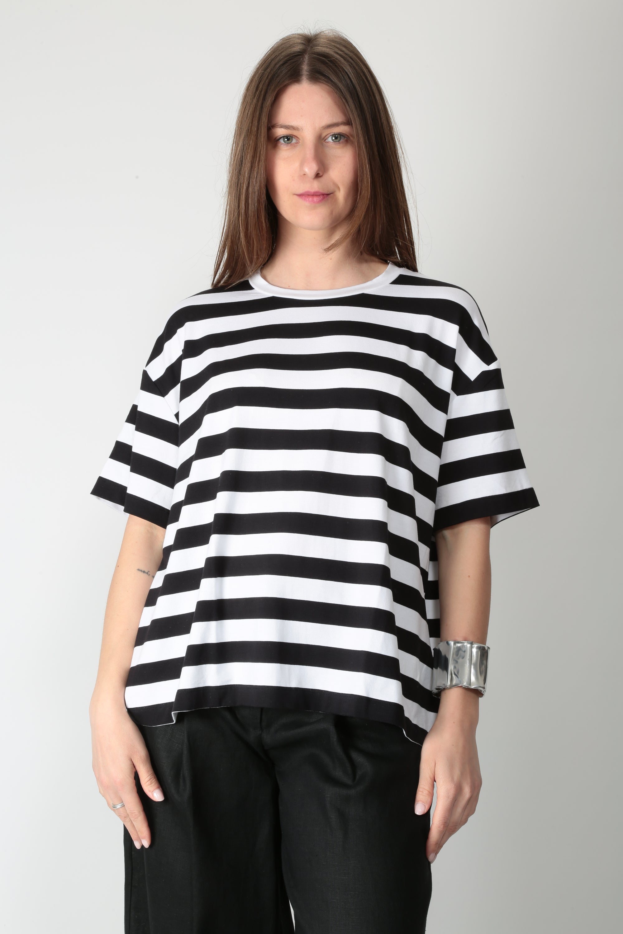 https://admin.shopify.com/store/gulieshop/products/16084794736989#:~:text=https%3A//www.gulieshop.it%20%E2%80%BA%20products%20%E2%80%BA%20majestic%2Dt%2Dshirt%2Doversize%2Dm608%2Dft1104