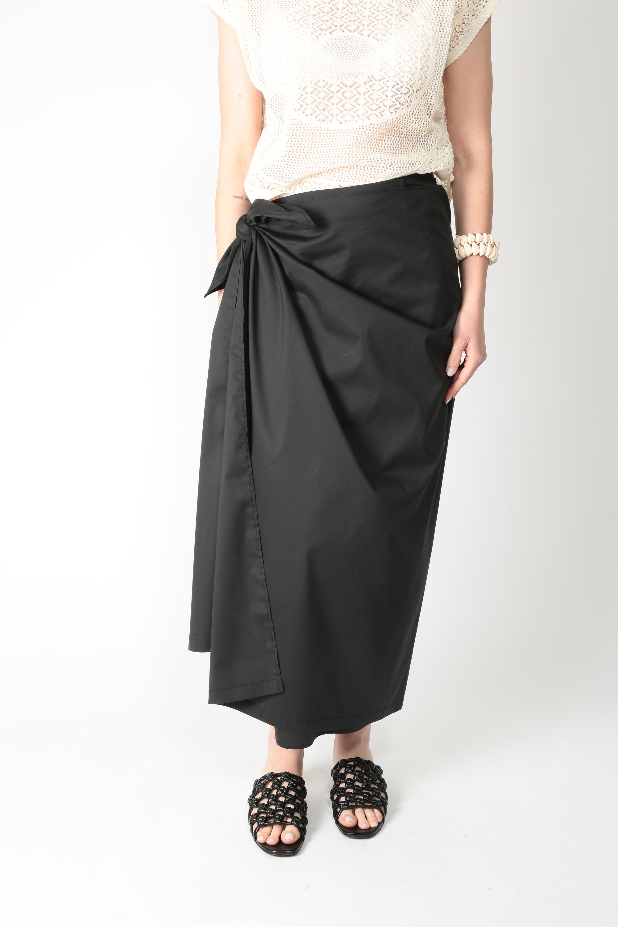 https://admin.shopify.com/store/gulieshop/products/16028296610141#:~:text=https%3A//www.gulieshop.it%20%E2%80%BA%20products%20%E2%80%BA%20l%2Dconti%2Dgonna%2Da%2Dportafoglio%2Dlindsey%2Dl6sk60