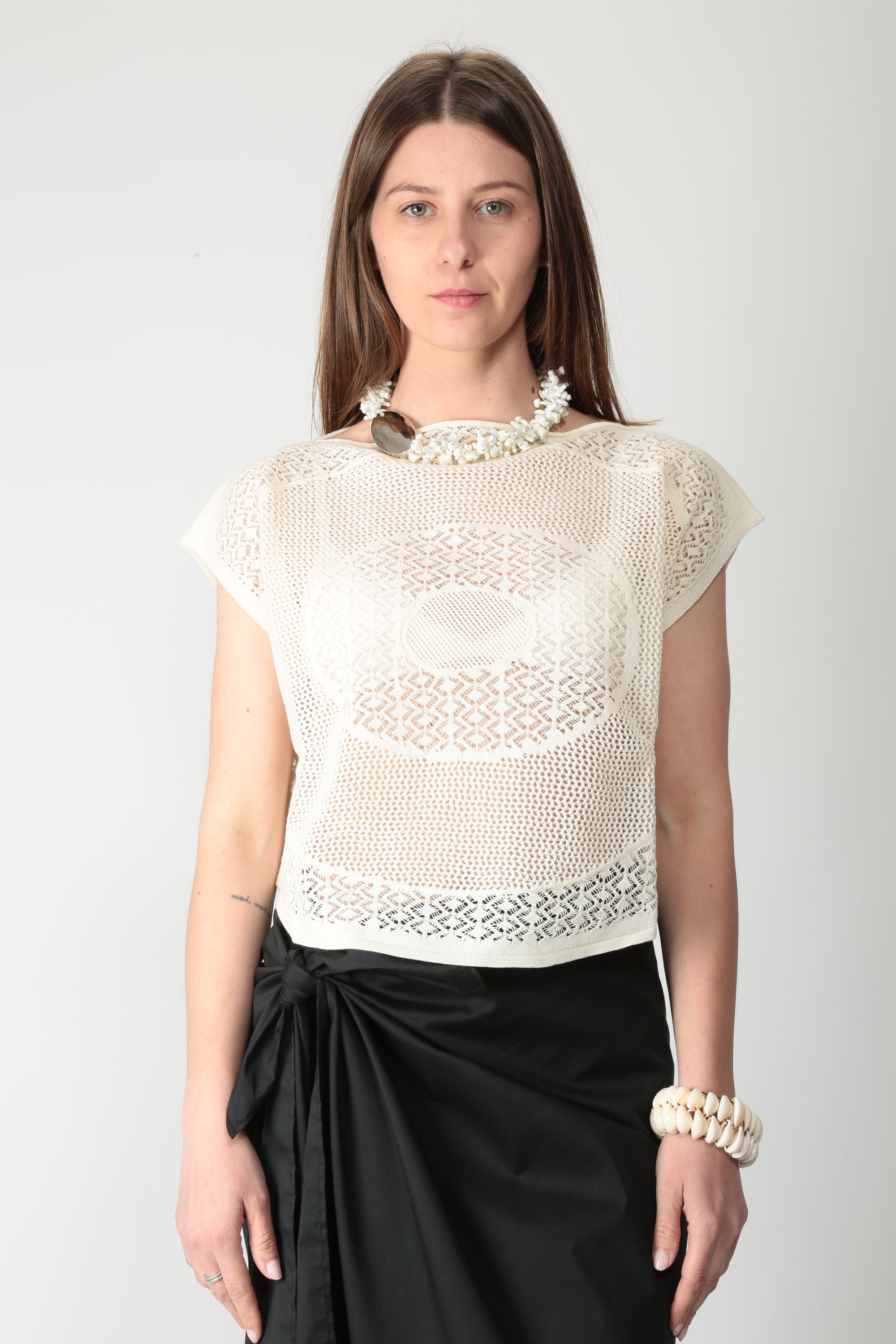 https://admin.shopify.com/store/gulieshop/products/16028296446301#:~:text=https%3A//www.gulieshop.it%20%E2%80%BA%20products%20%E2%80%BA%20l%2Dconti%2Dtop%2Dcropped%2Dleila%2Dl6sd52