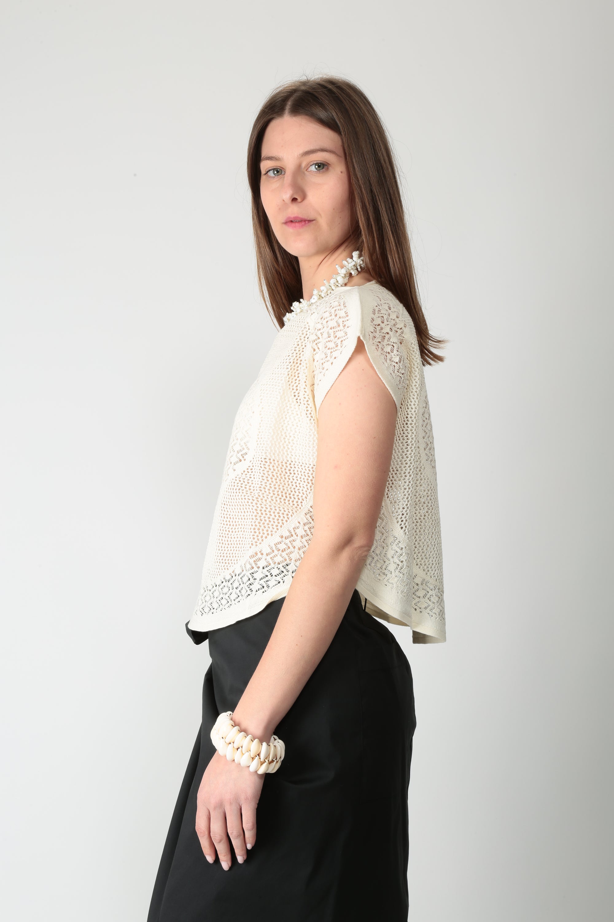 https://admin.shopify.com/store/gulieshop/products/16028296446301#:~:text=https%3A//www.gulieshop.it%20%E2%80%BA%20products%20%E2%80%BA%20l%2Dconti%2Dtop%2Dcropped%2Dleila%2Dl6sd52