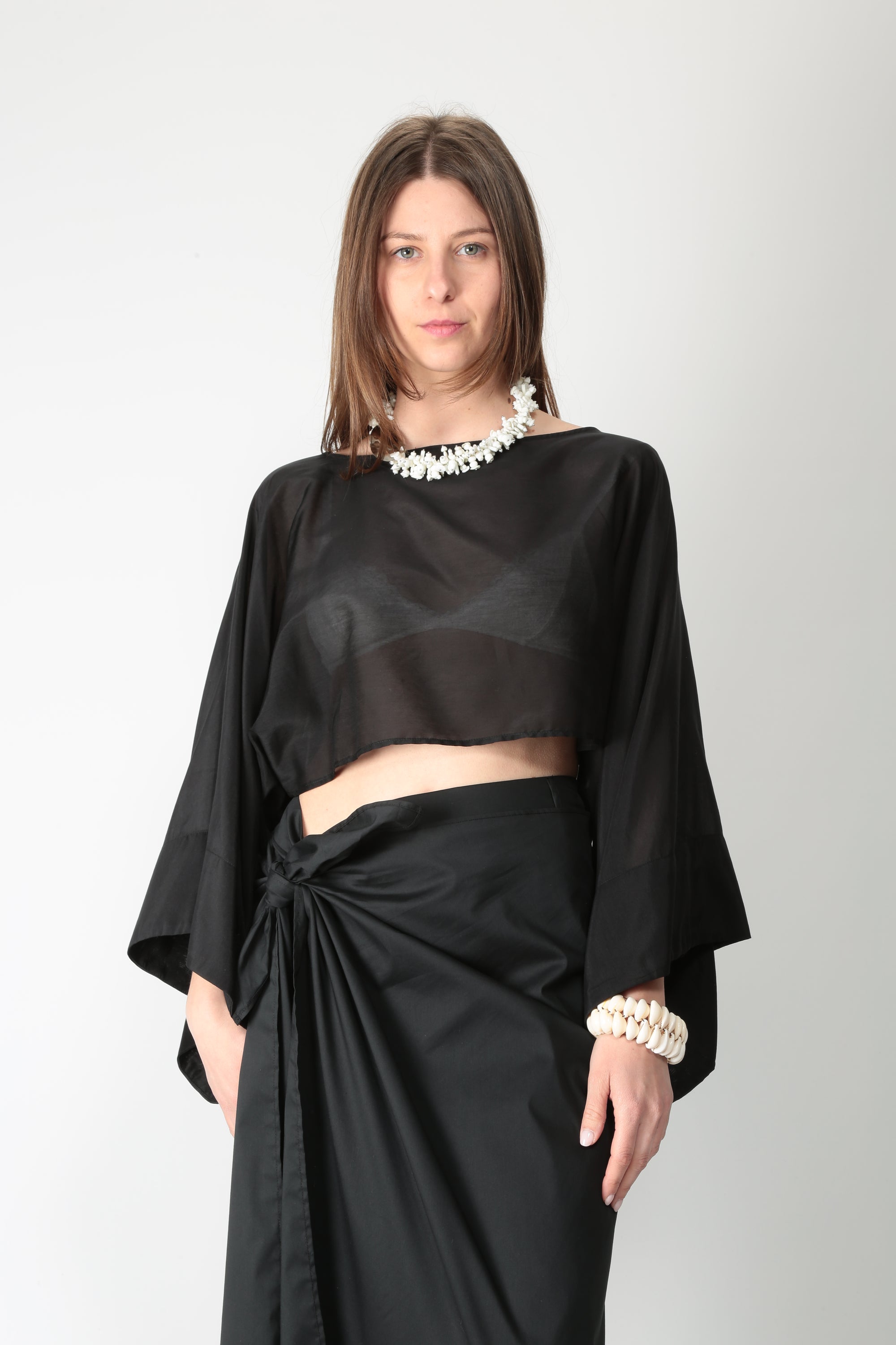 https://admin.shopify.com/store/gulieshop/products/16028296151389#:~:text=https%3A//www.gulieshop.it%20%E2%80%BA%20products%20%E2%80%BA%20l%2Dconti%2Dcappa%2Dmisto%2Dseta%2Dabnit%2Dl6sn51%2D1