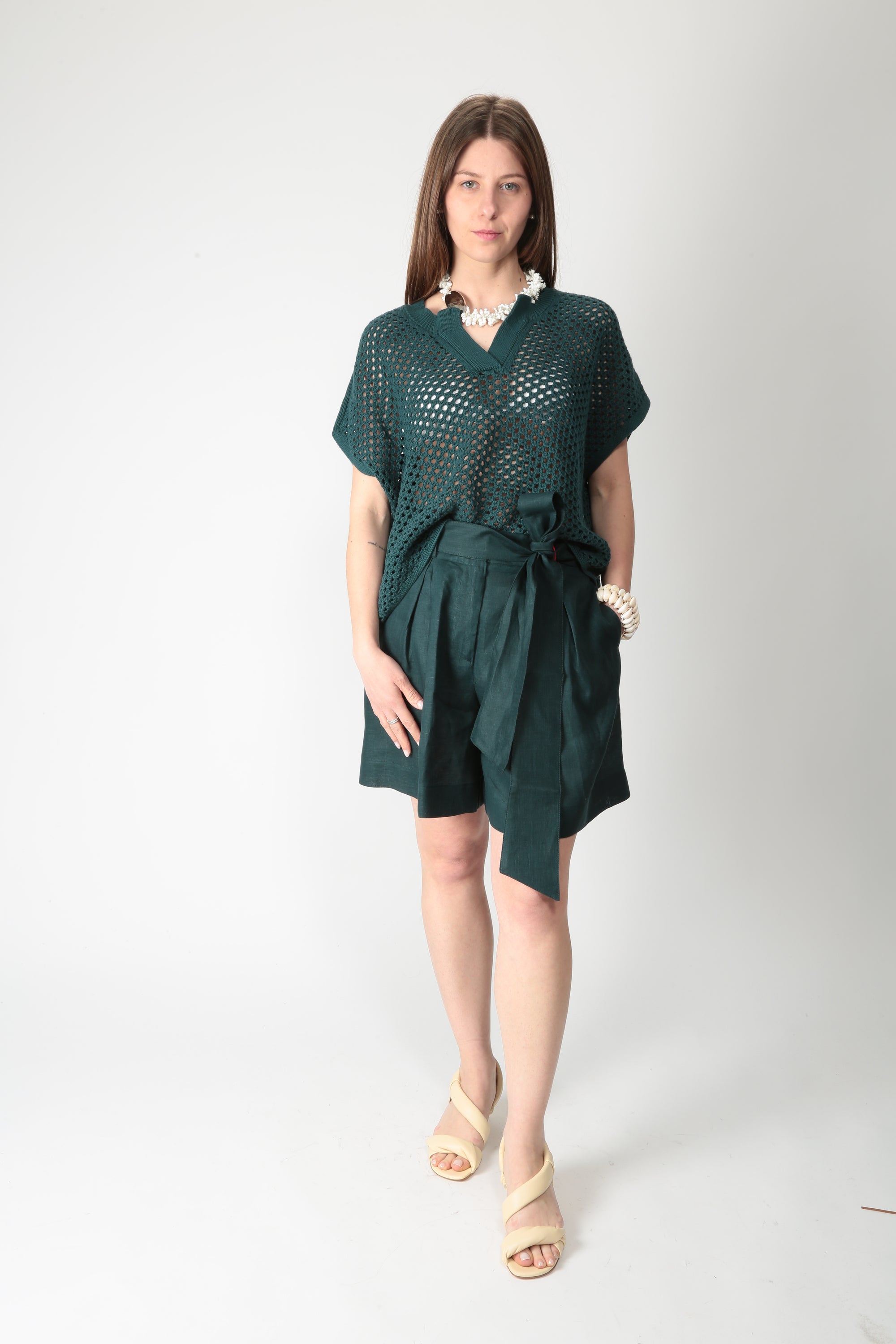 https://admin.shopify.com/store/gulieshop/products/16075259642205#:~:text=https%3A//www.gulieshop.it%20%E2%80%BA%20products%20%E2%80%BA%20l%2Dconti%2Dbermuda%2Din%2Dlino%2Djames%2Dl6sl39
