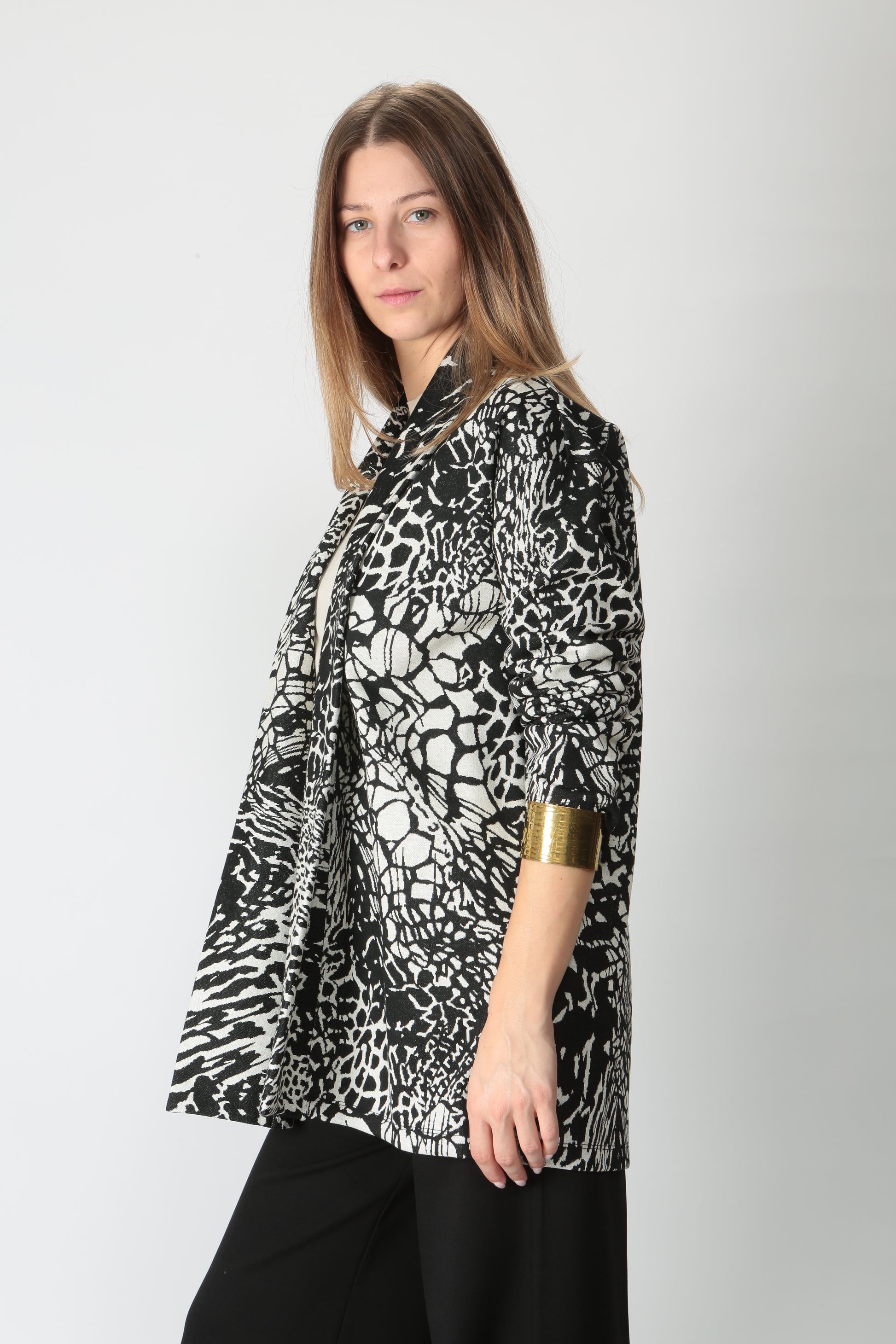 https://admin.shopify.com/store/gulieshop/products/9902941110621#:~:text=https%3A//www.gulieshop.it%20%E2%80%BA%20products%20%E2%80%BA%201978%2Dcardigan%2Dmisto%2Dcotone%2Djacquard