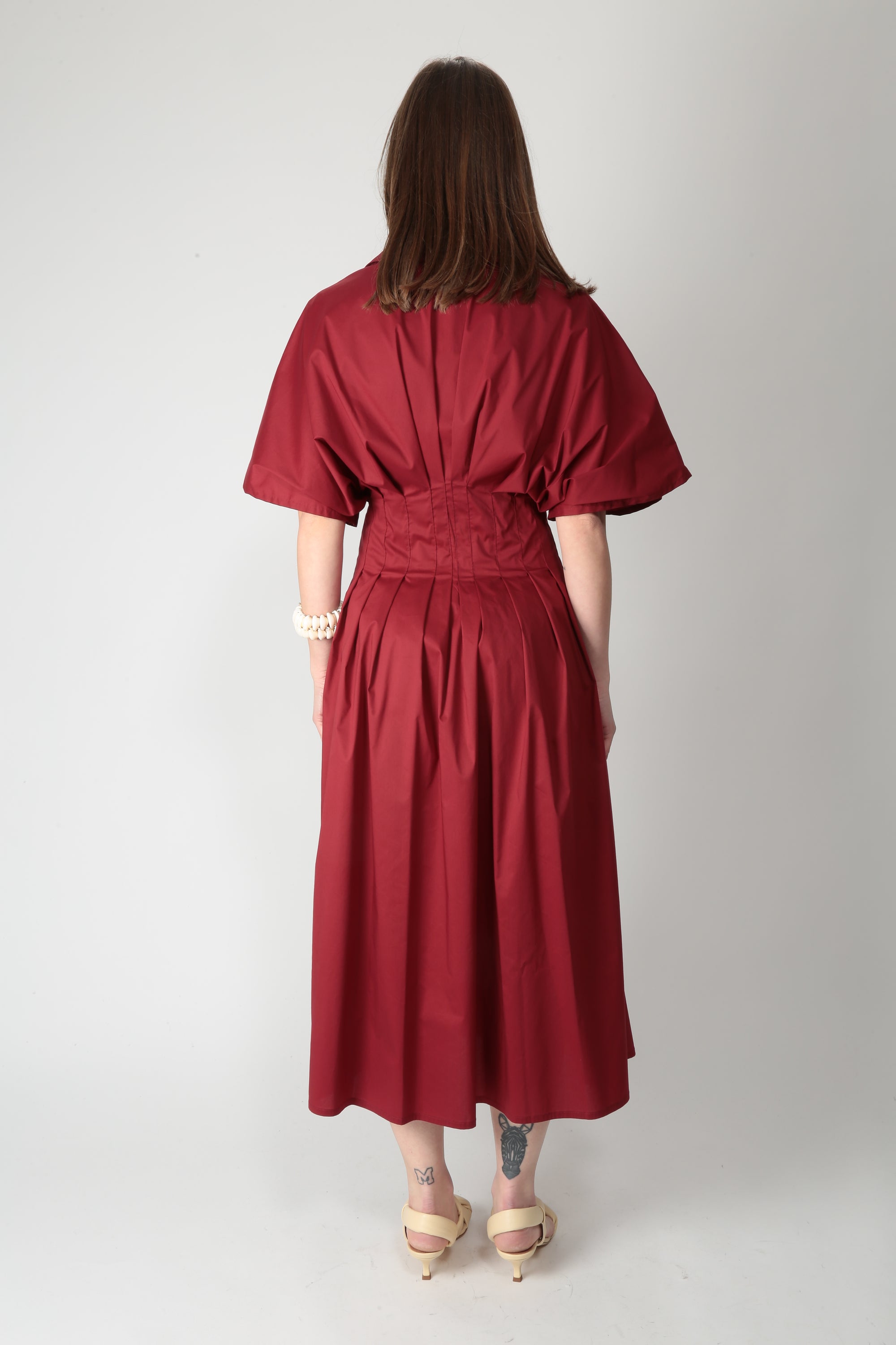 https://admin.shopify.com/store/gulieshop/products/16028296216925#:~:text=https%3A//www.gulieshop.it%20%E2%80%BA%20products%20%E2%80%BA%20l%2Dconti%2Dabito%2Dlungo%2Dtherese%2Dl6sk41
